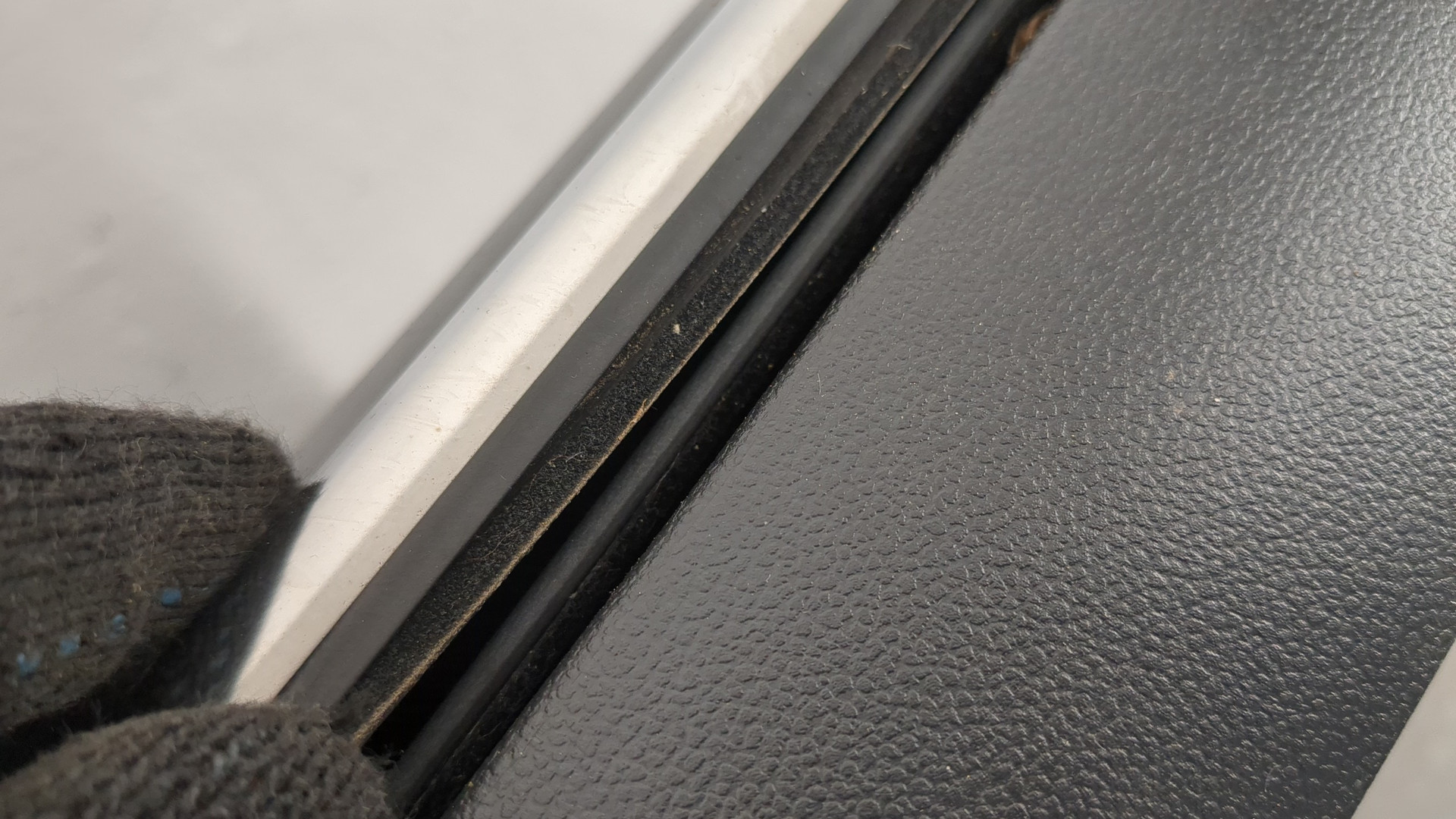 Дверь задняя левая