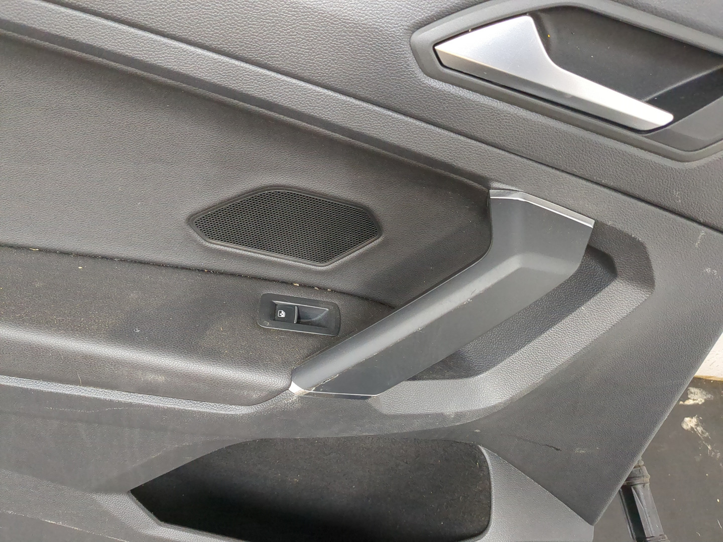 Дверь задняя левая