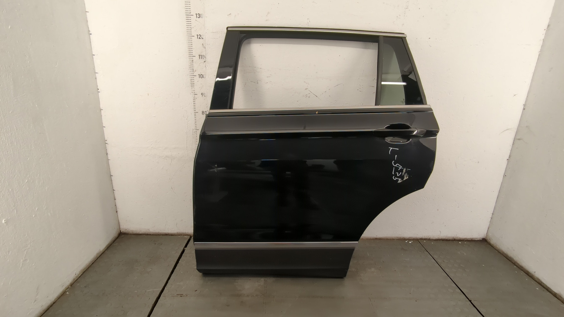 Дверь задняя левая