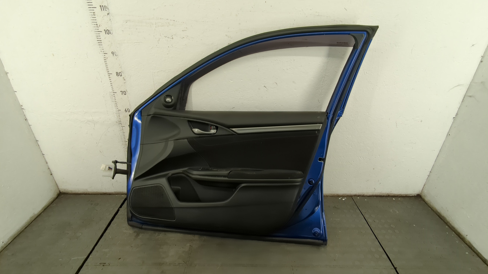 Дверь передняя правая