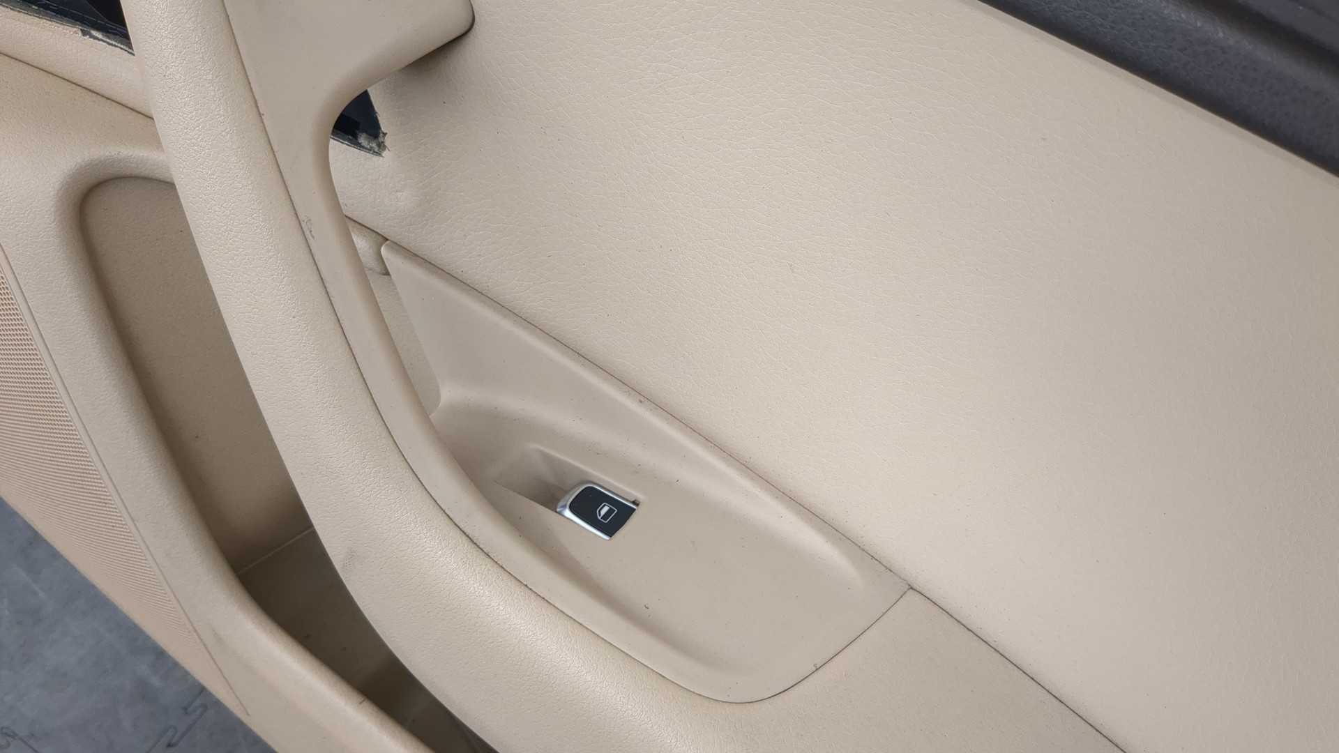 Дверь передняя правая