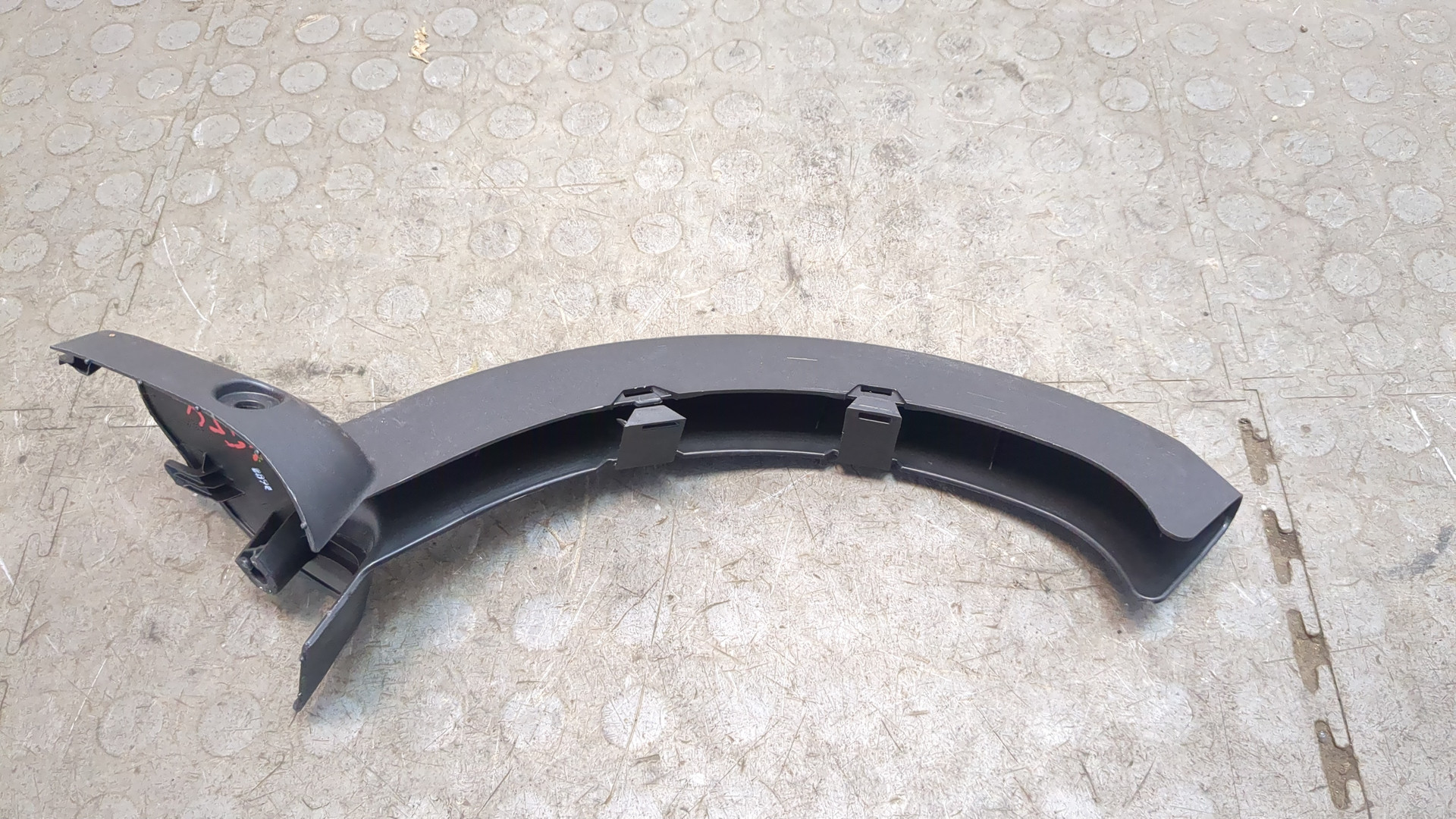 Обшивка багажника