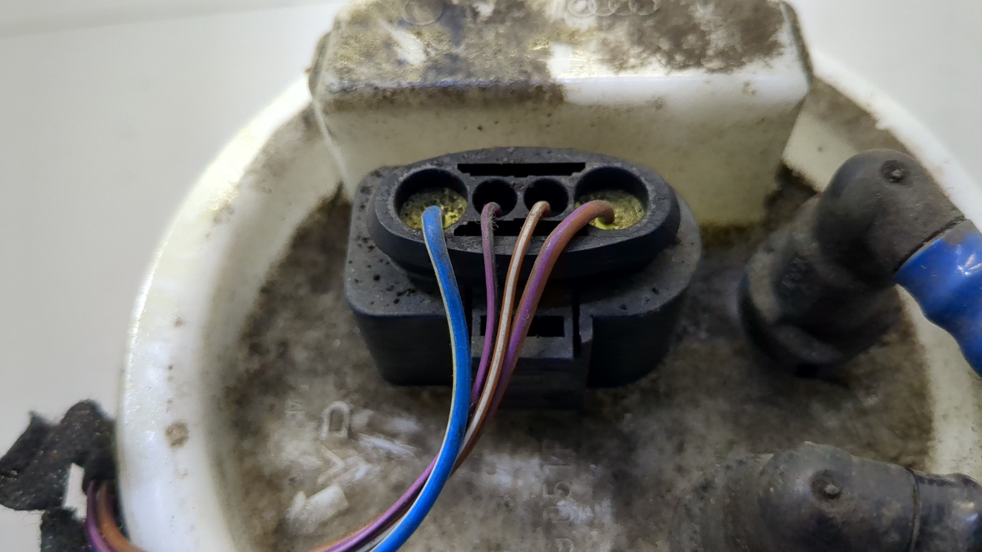 Насос топливный электрический