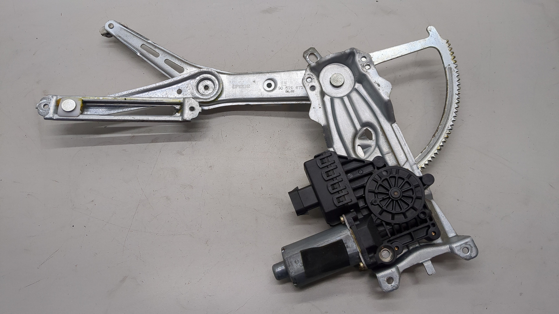 Стеклоподъемник электр. передний левый