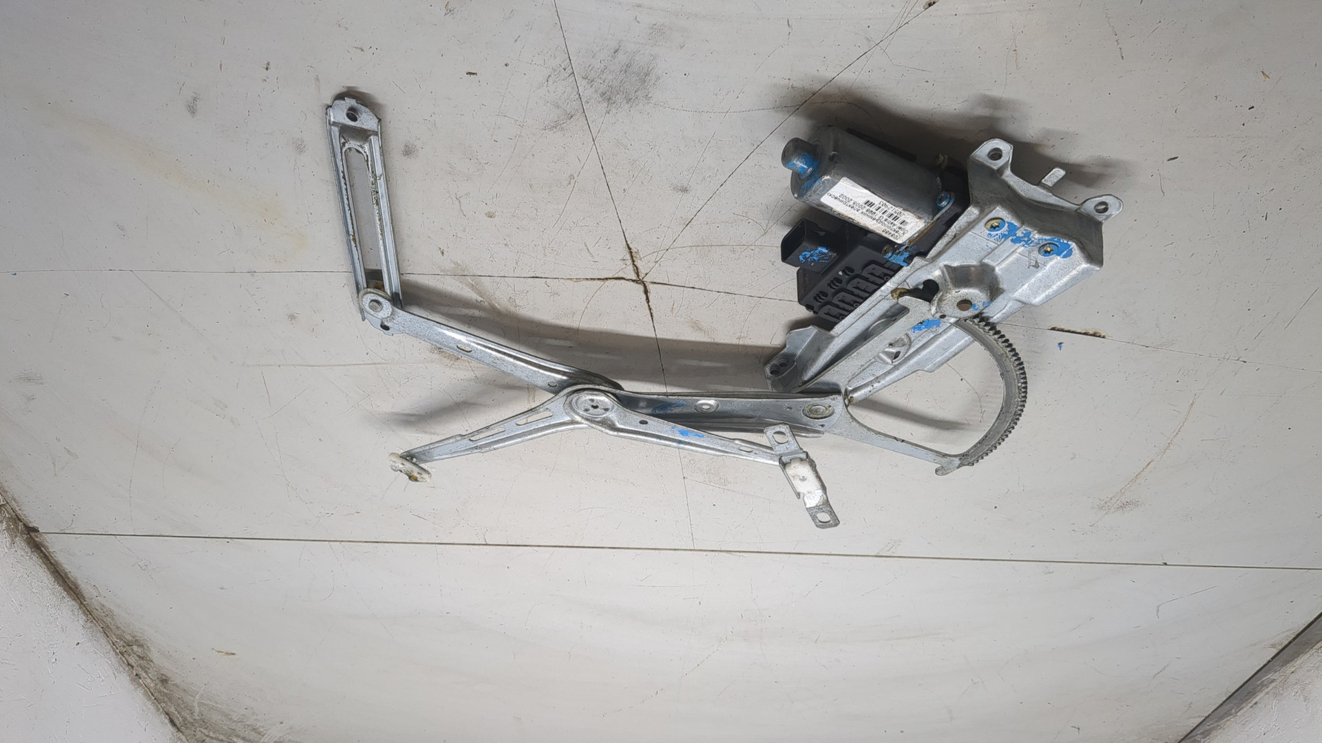 Стеклоподъемник электр. передний левый