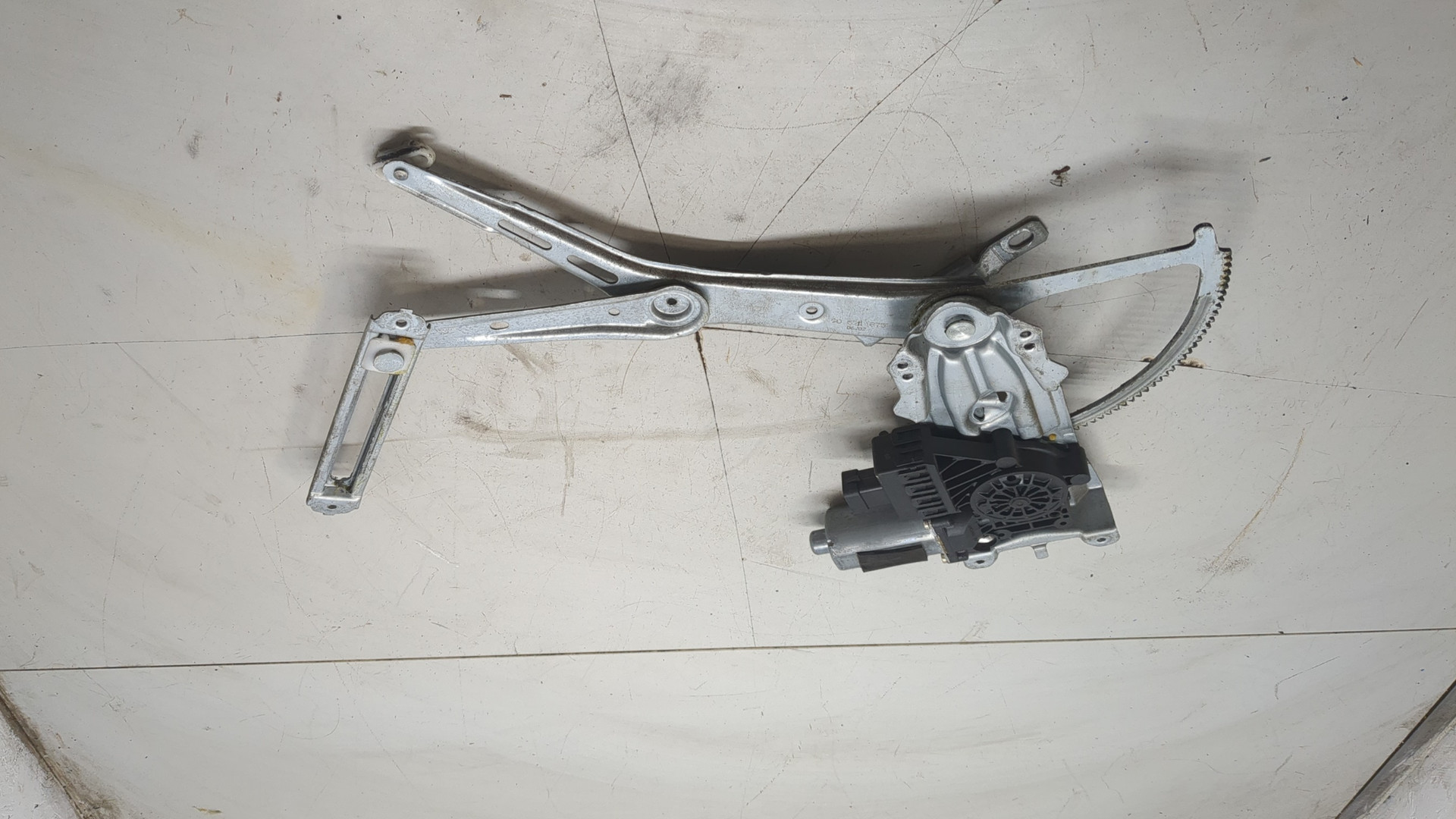 Стеклоподъемник электр. передний левый