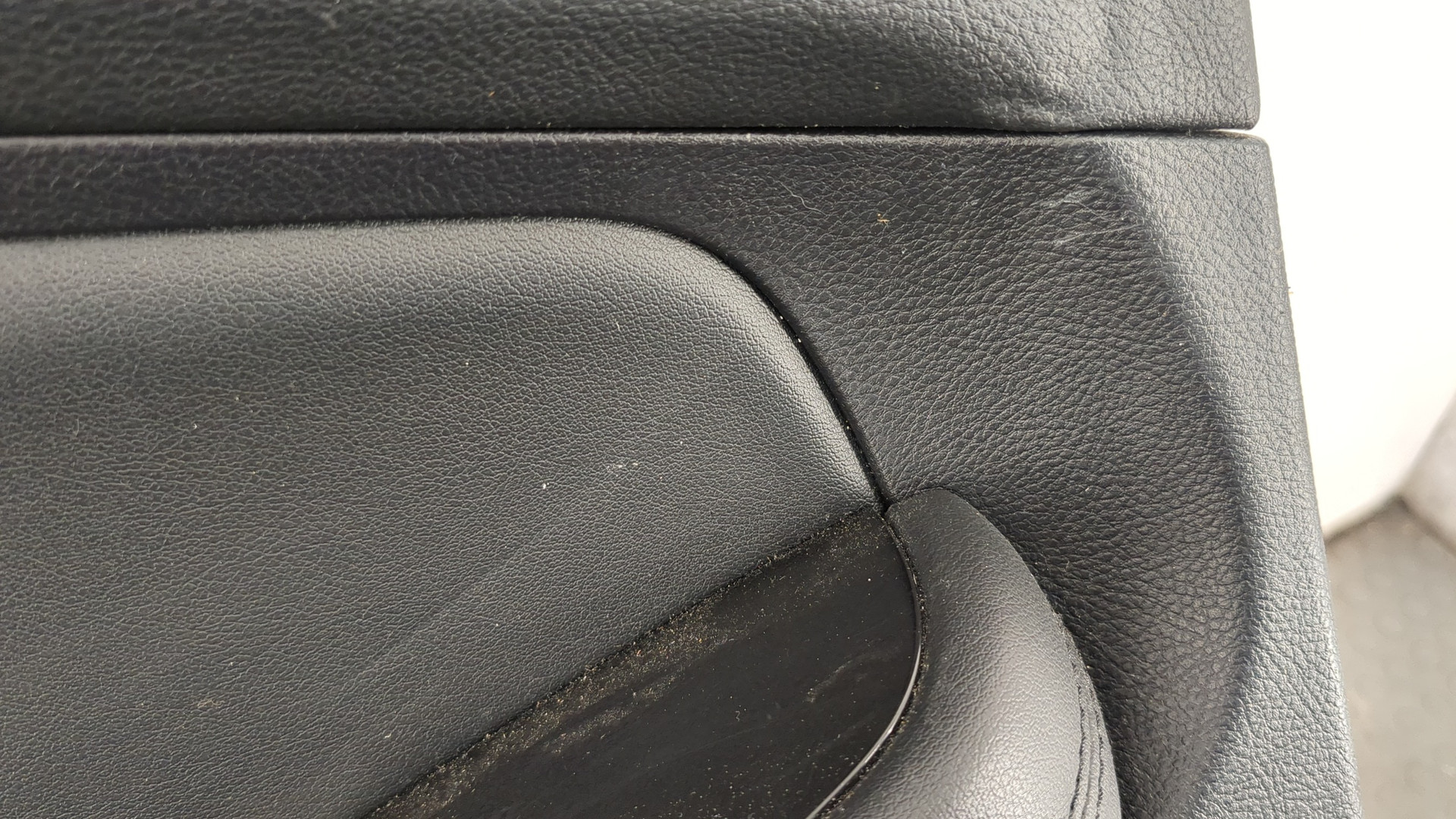 Дверь задняя левая