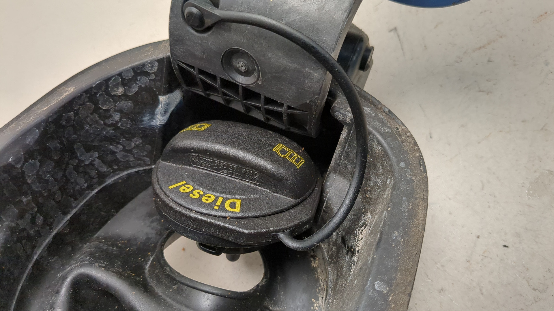 Лючок бензобака