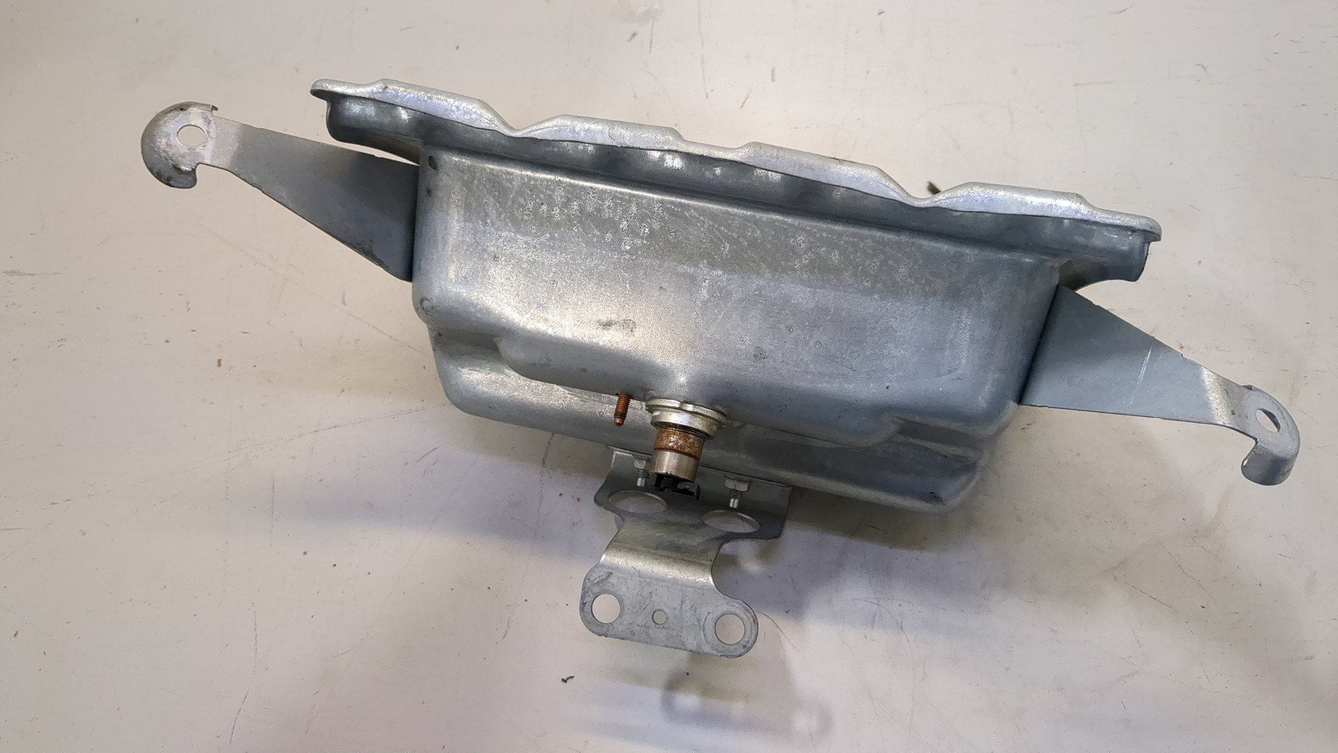 Подушка безопасности пассажирская (в торпедо)