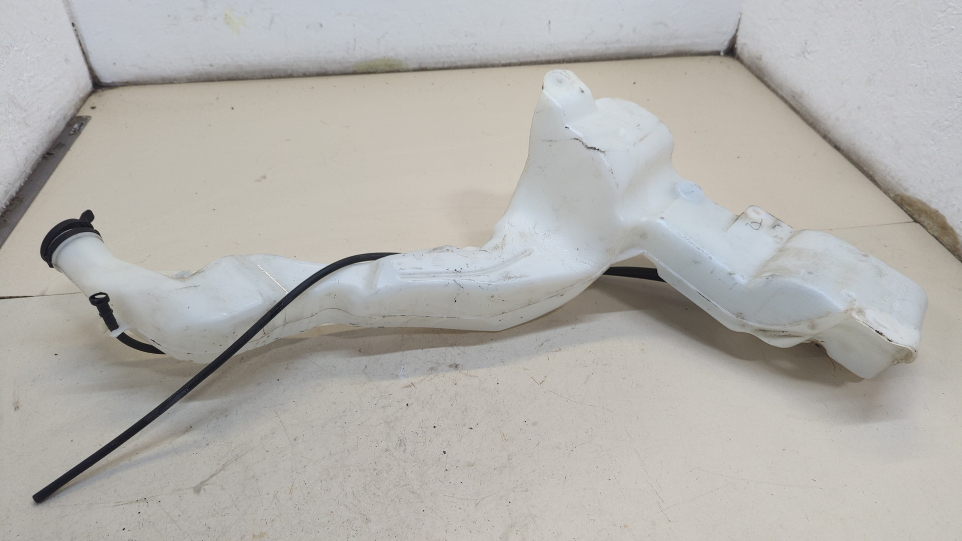 Бачок омывателя лобового стекла