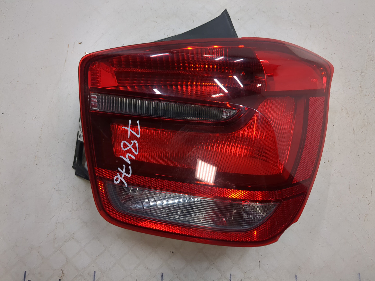 Фонарь задний правый