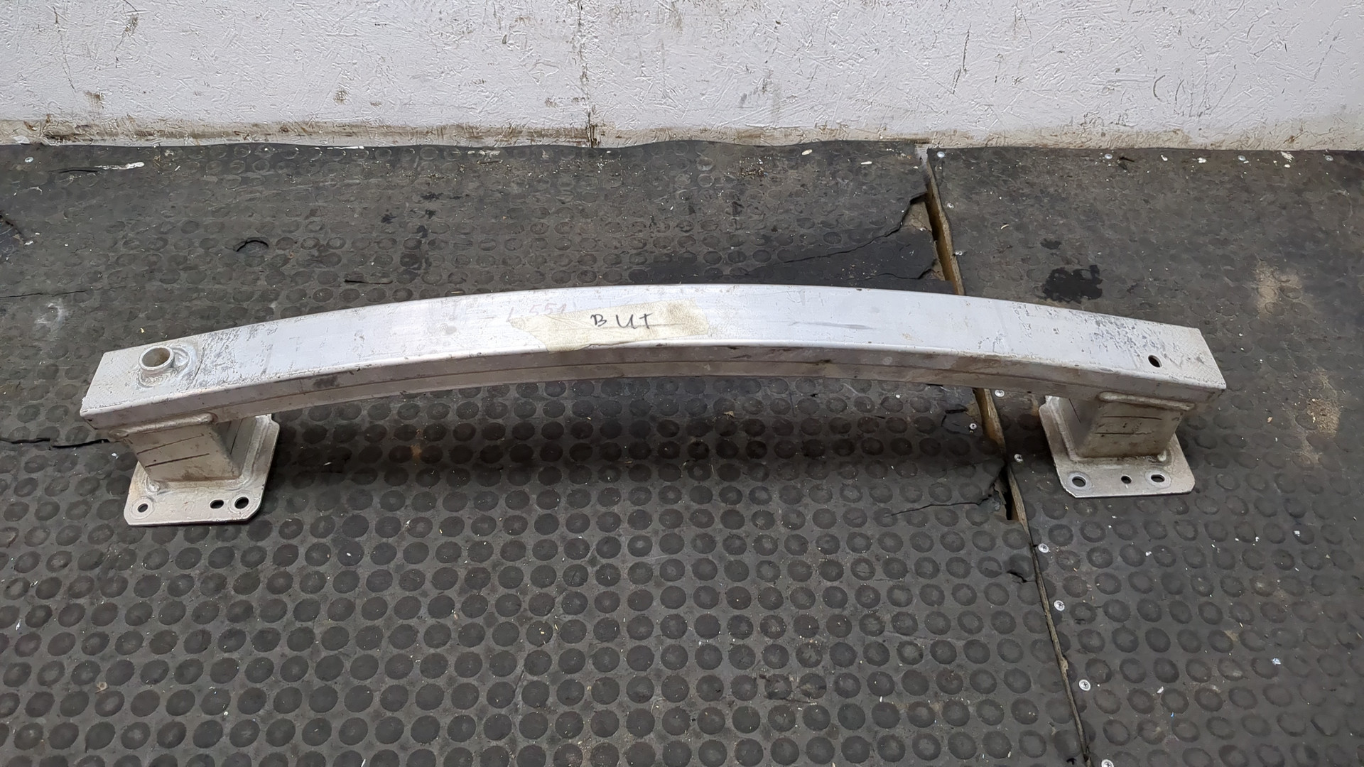 Усилитель заднего бампера