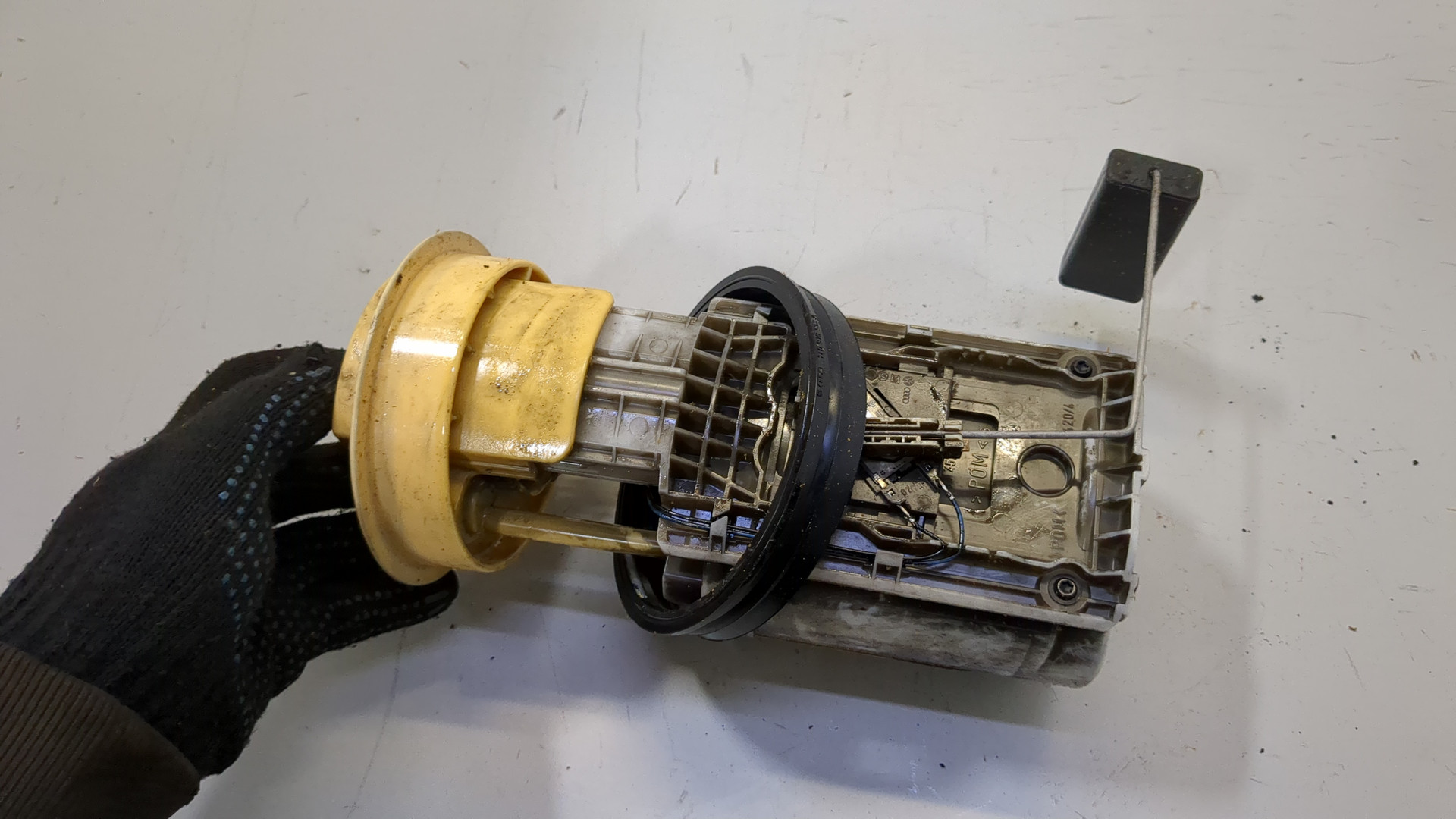 Насос топливный электрический