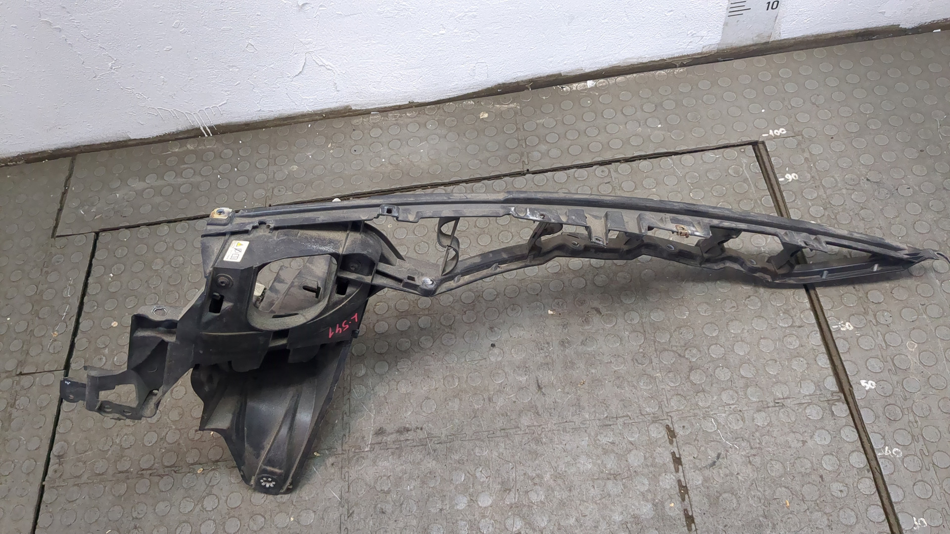 Кронштейн крепления крыла