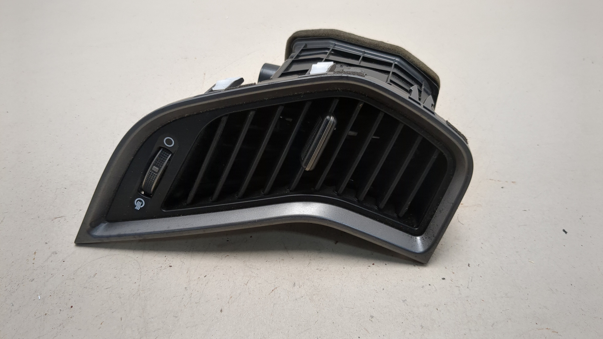 Дефлектор воздушный