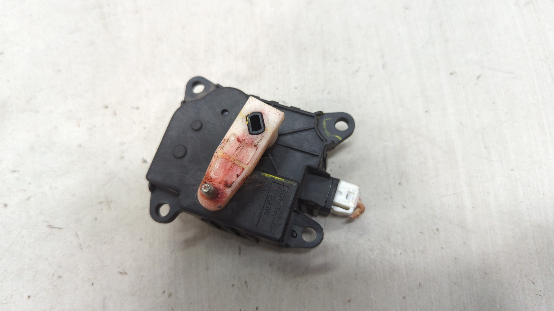 Моторчик заслонки печки