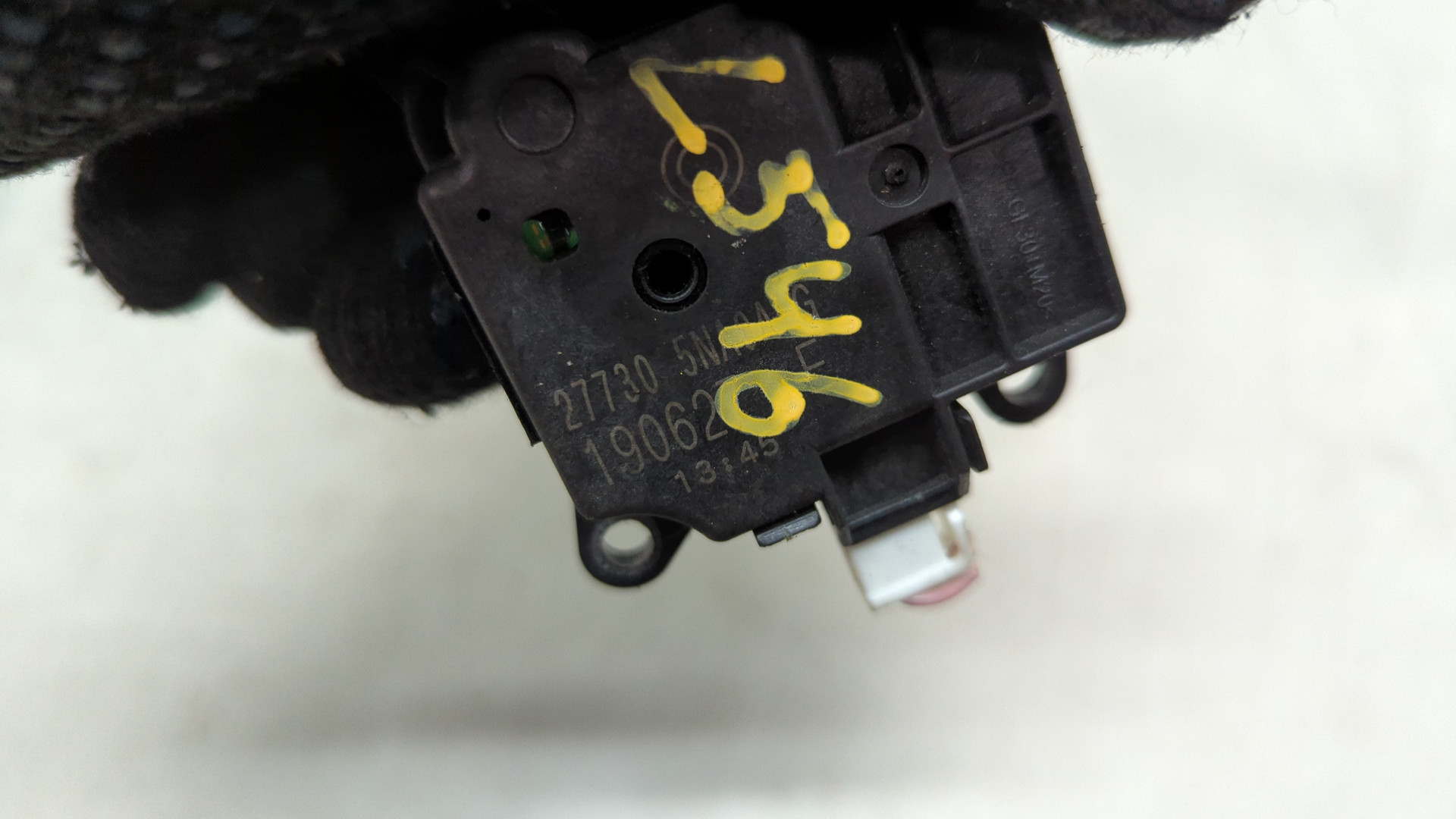 Моторчик заслонки печки