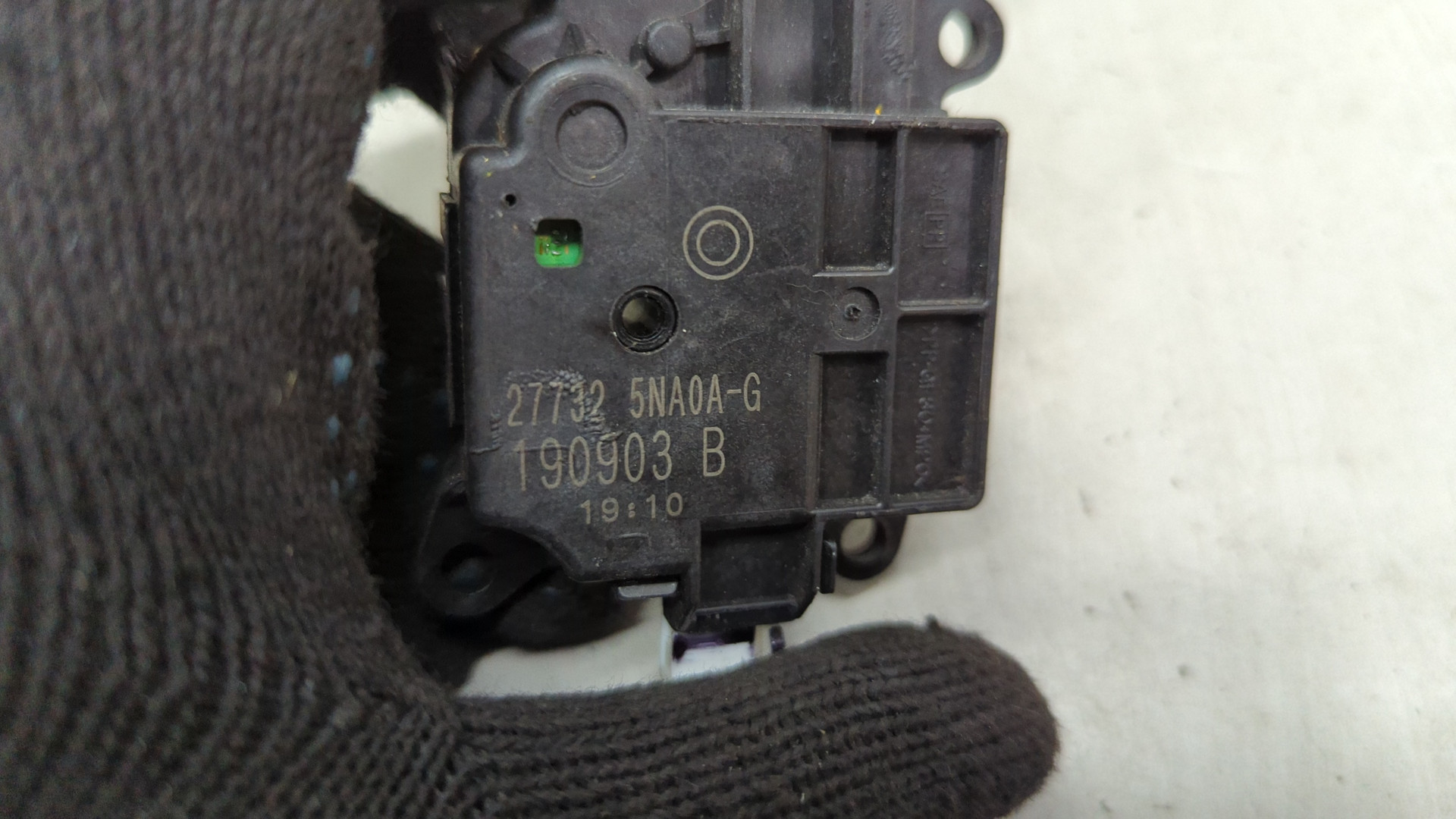 Моторчик заслонки печки