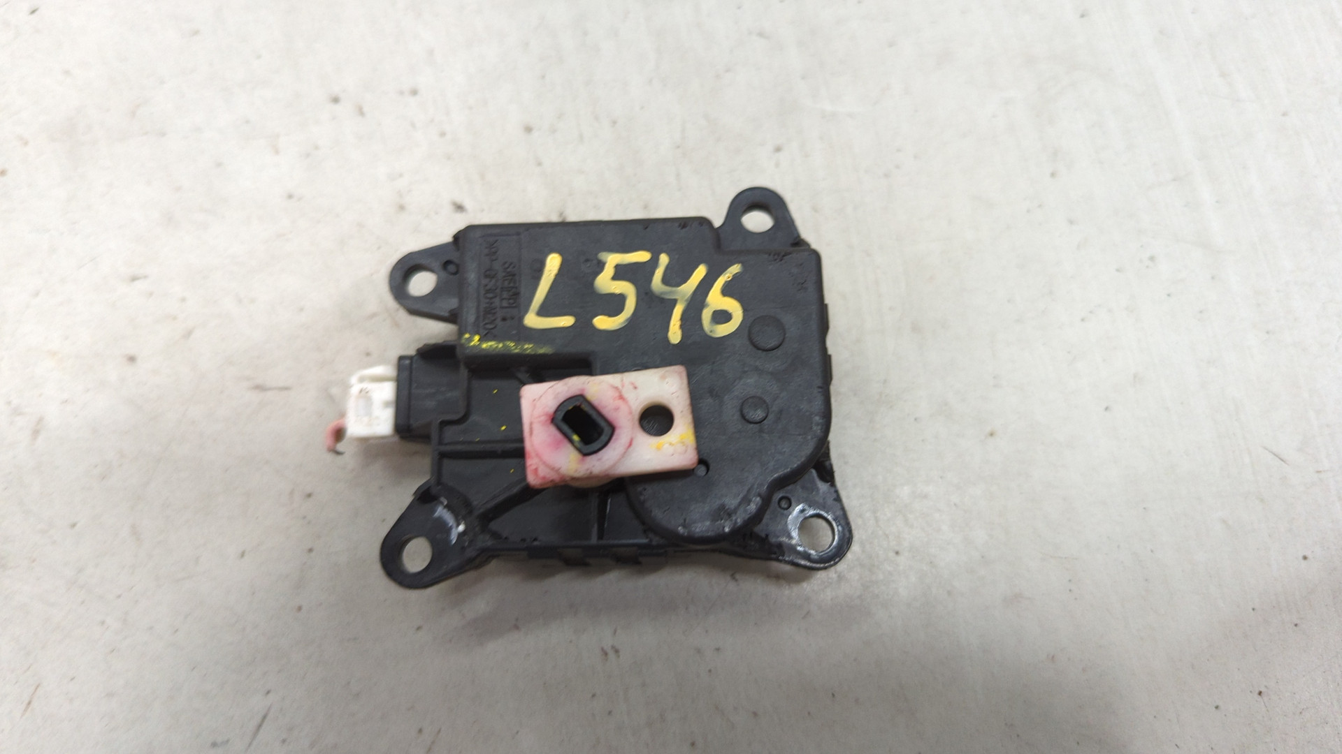 Моторчик заслонки печки