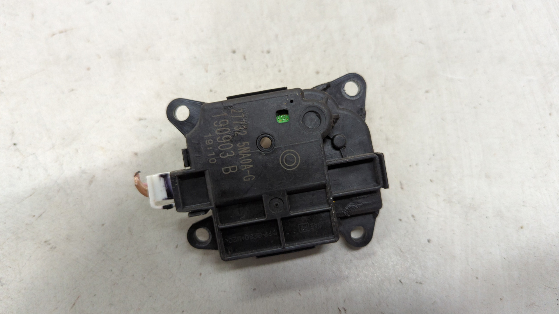 Моторчик заслонки печки