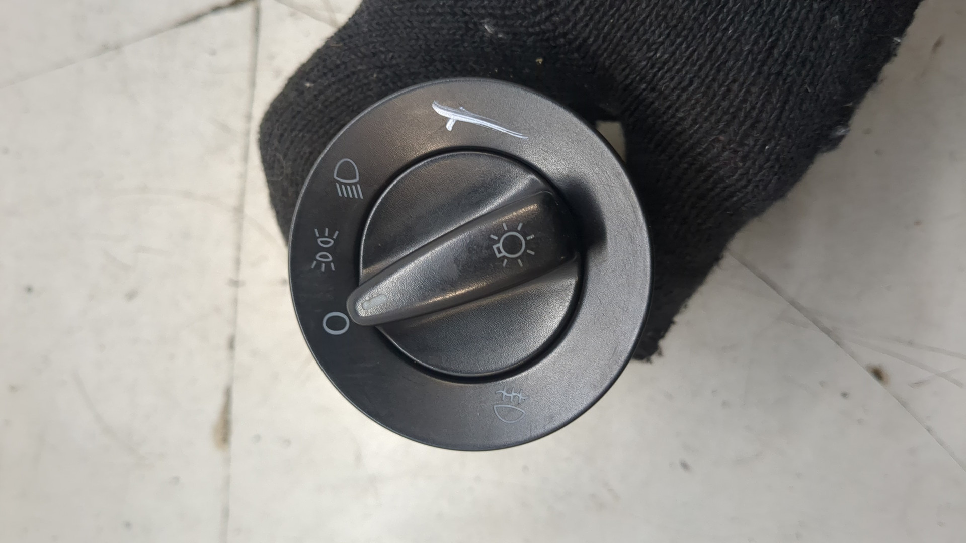 Переключатель света фар