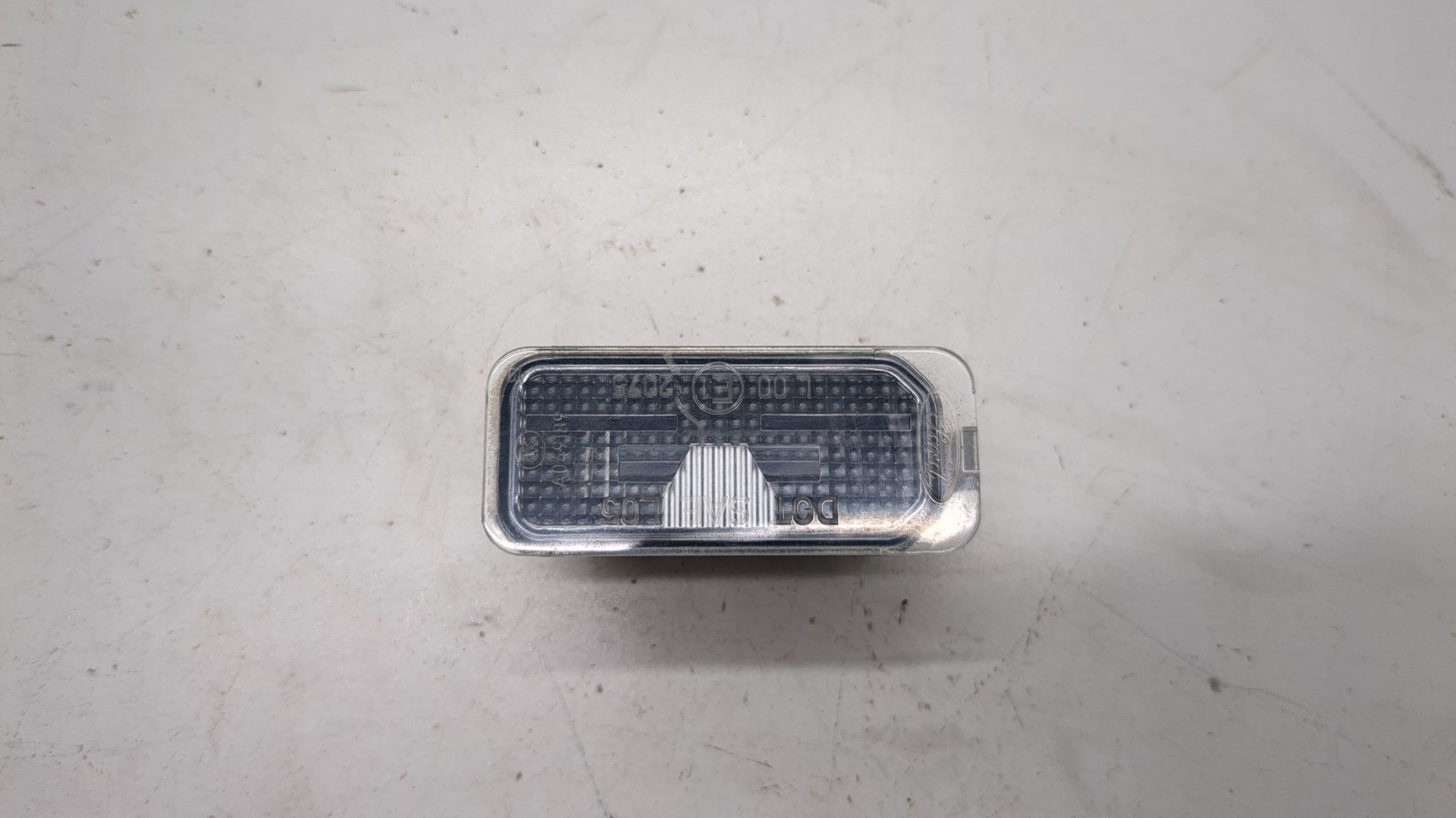 Фонарь подсветки номера