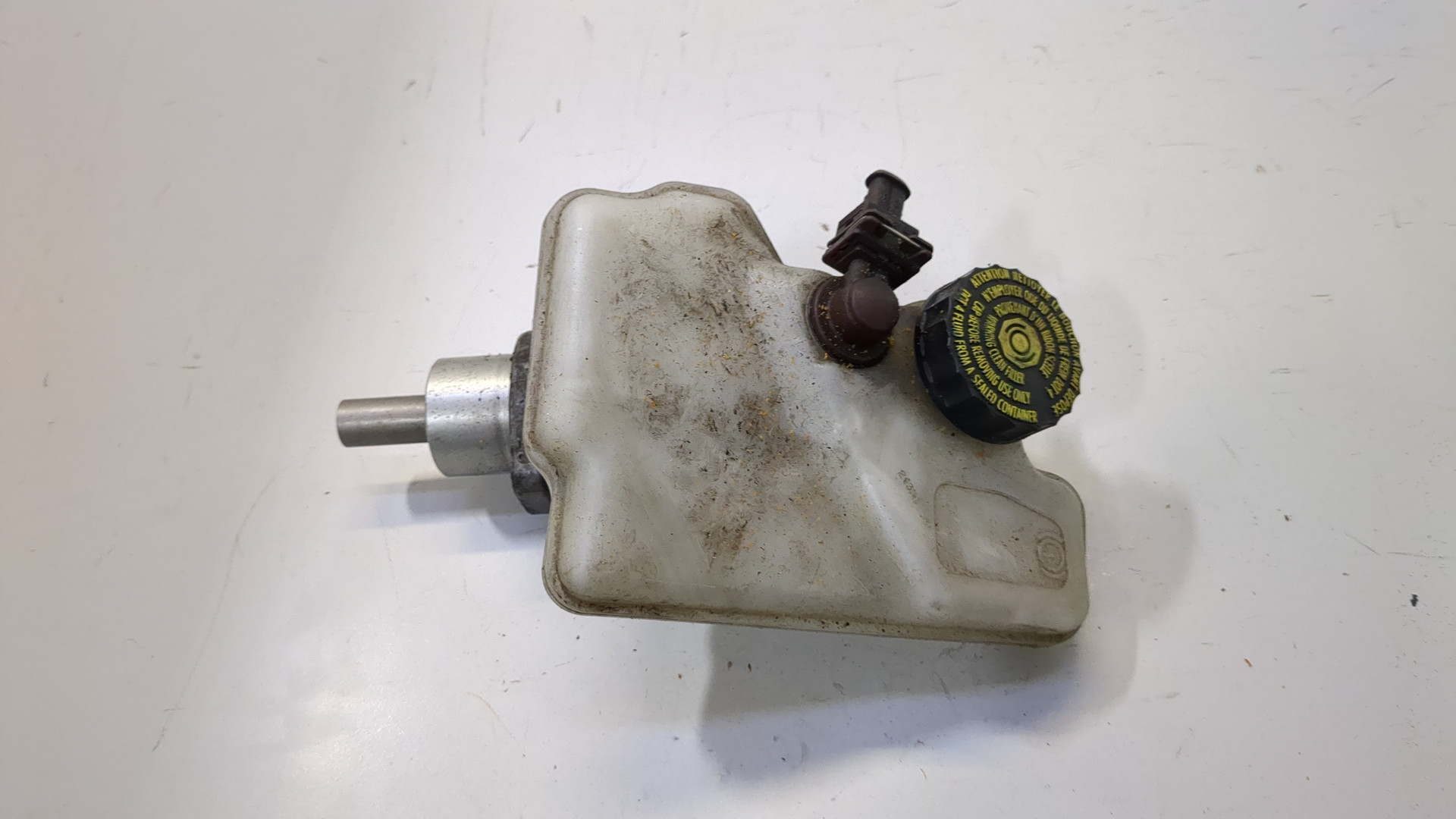 Цилиндр тормозной главный