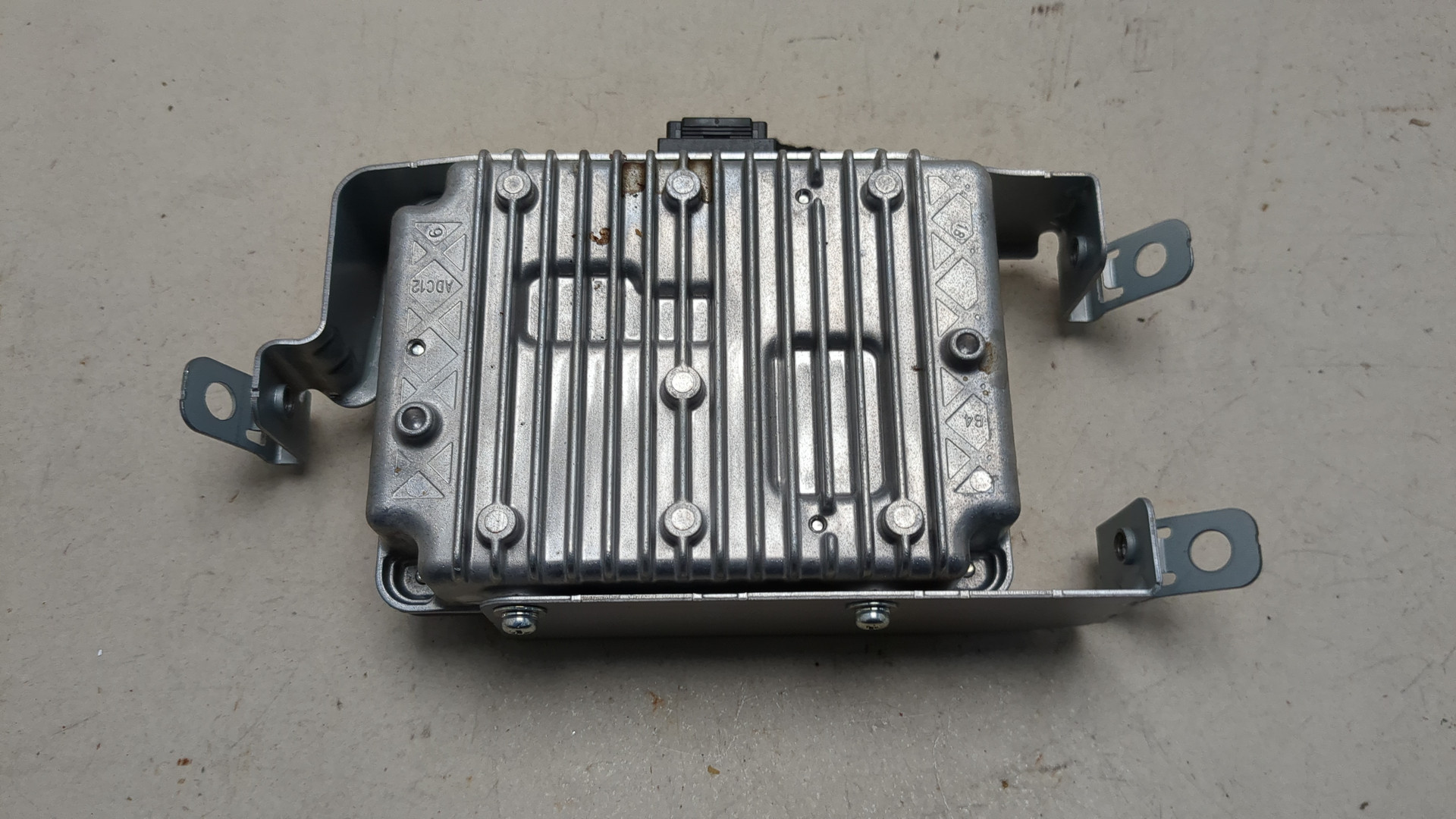 Преобразователь напряжения (адаптер)