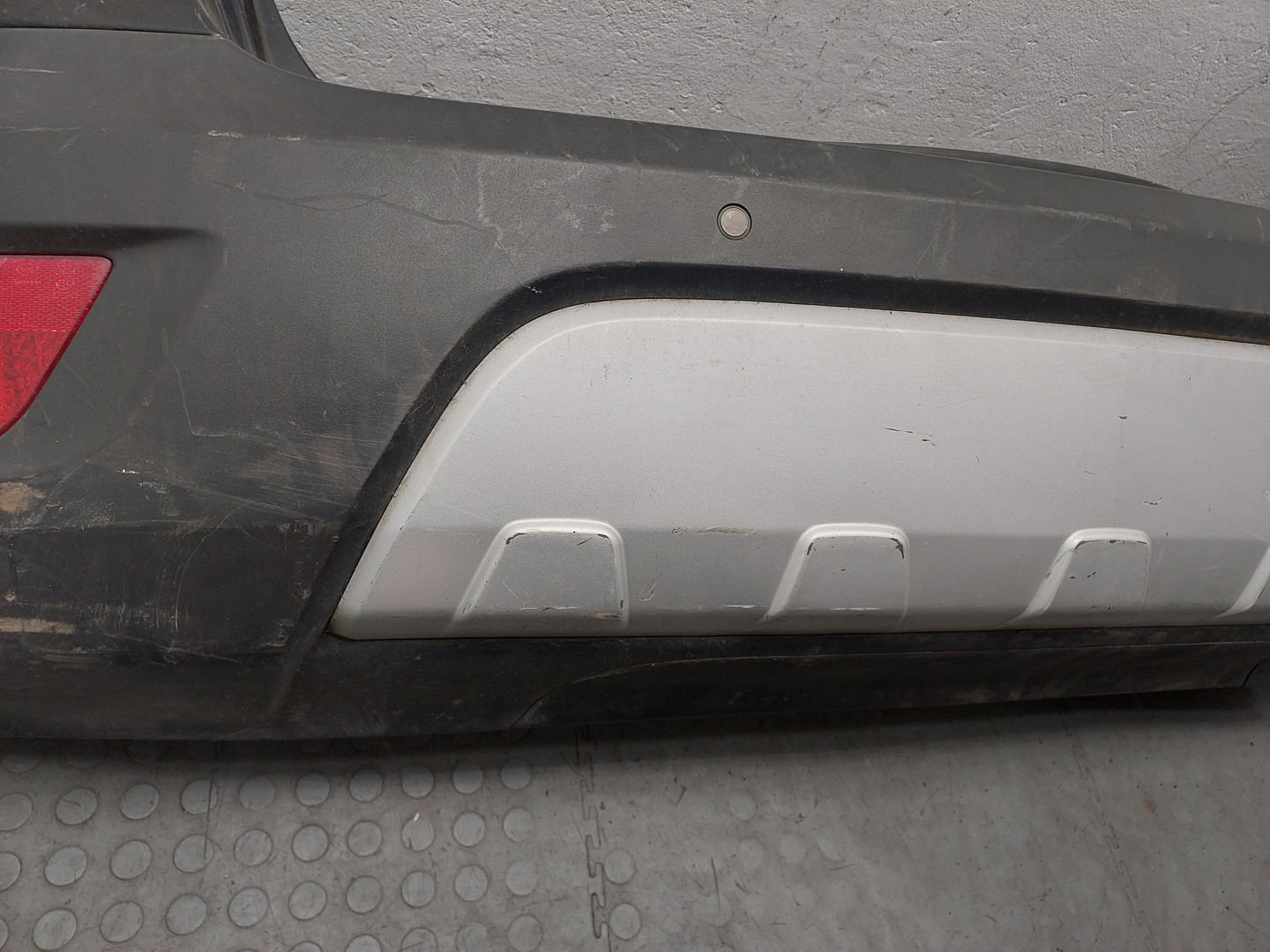 Бампер задний