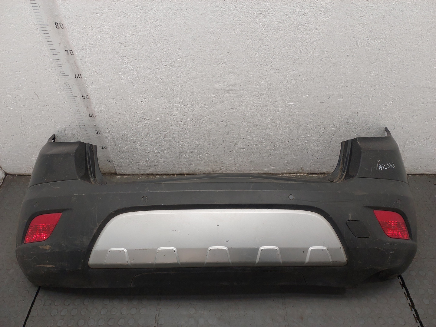 Бампер задний