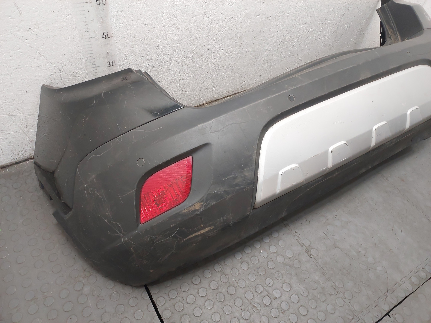 Бампер задний