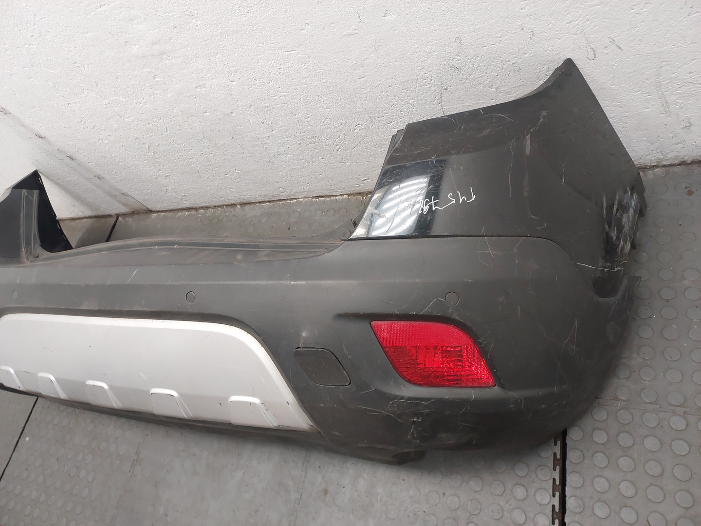 Бампер задний