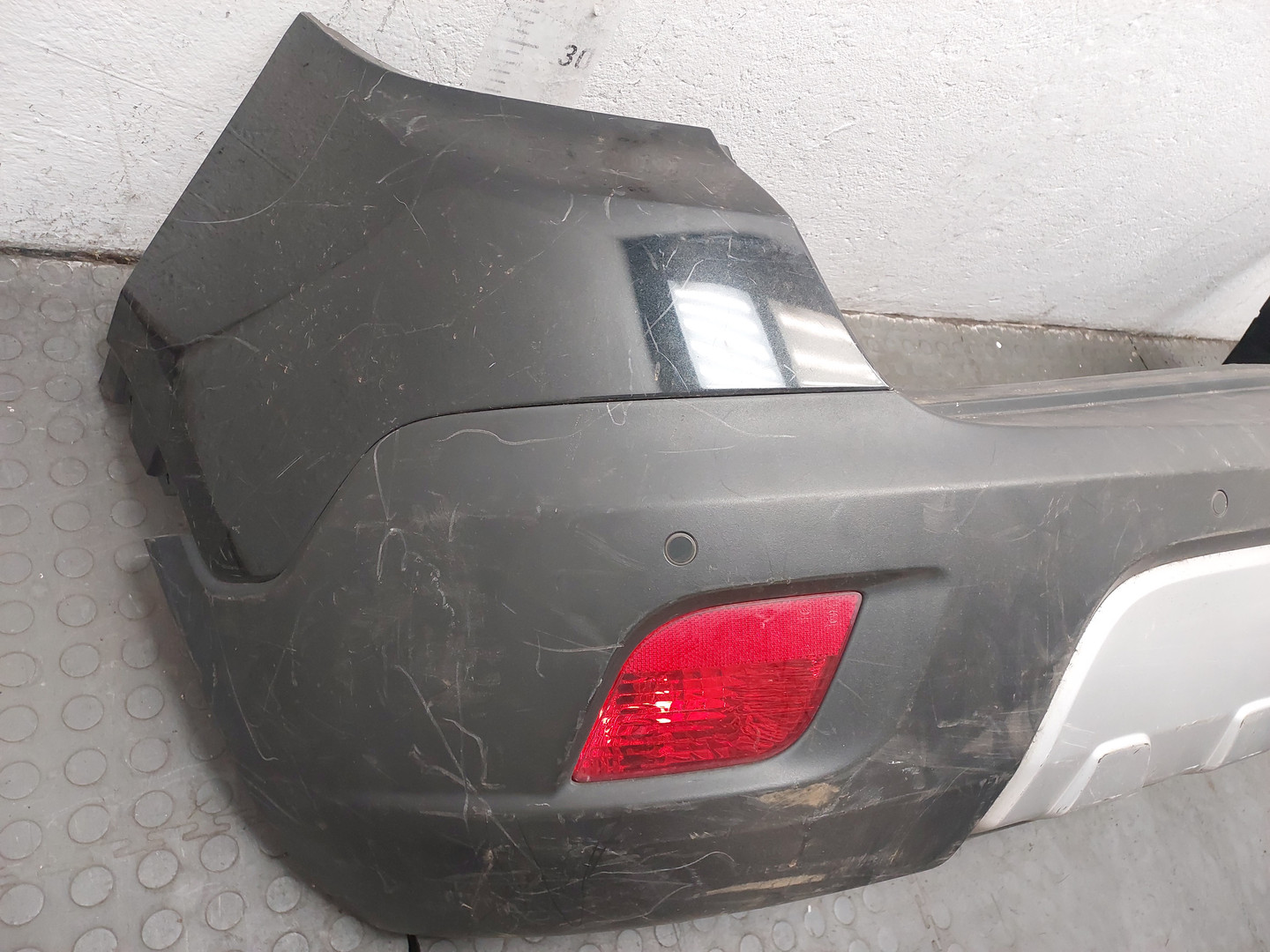 Бампер задний