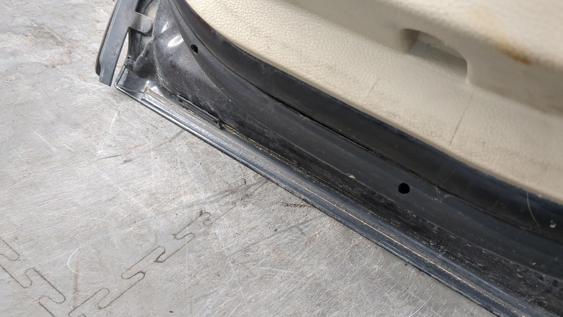 Дверь задняя правая