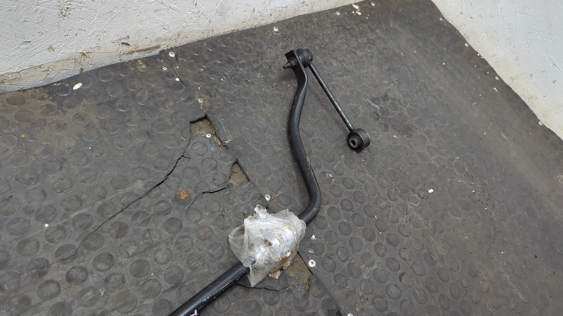 Стабилизатор задний