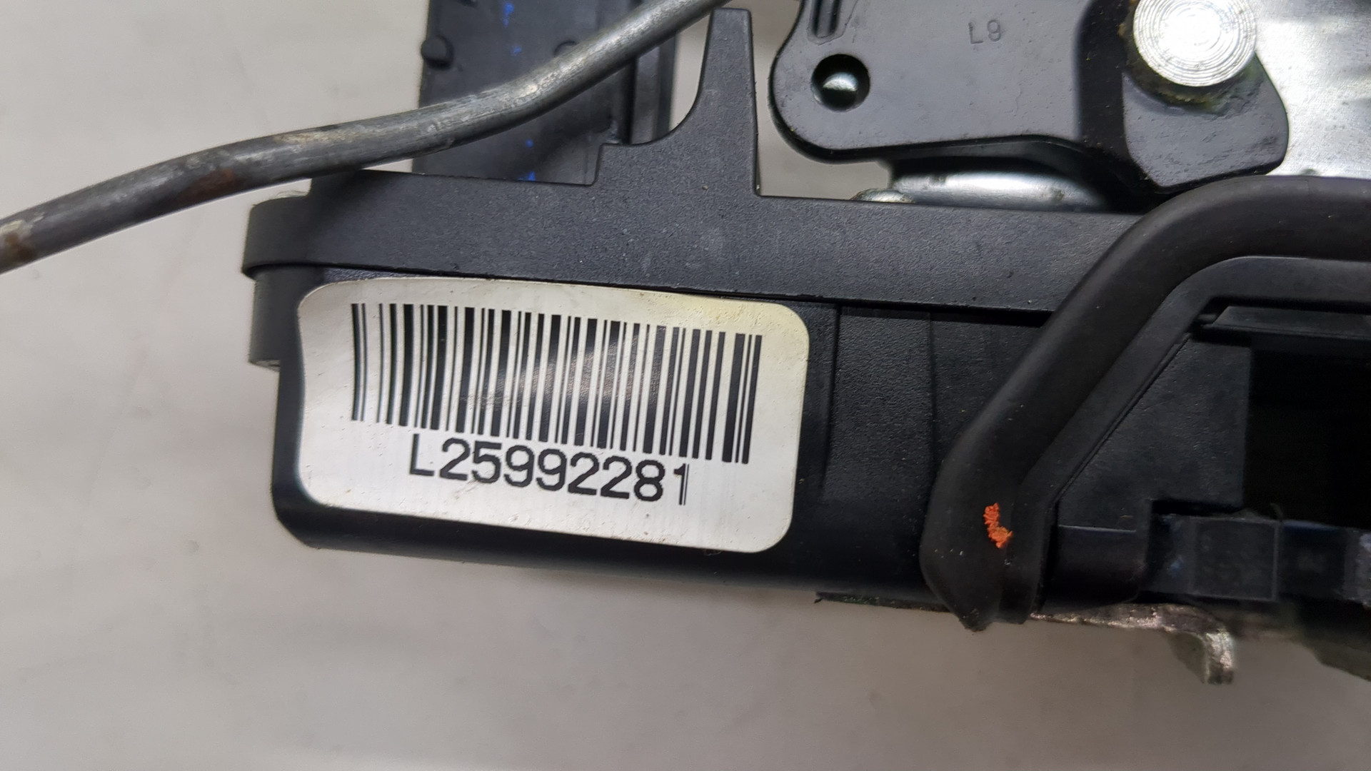 Замок двери задней левой