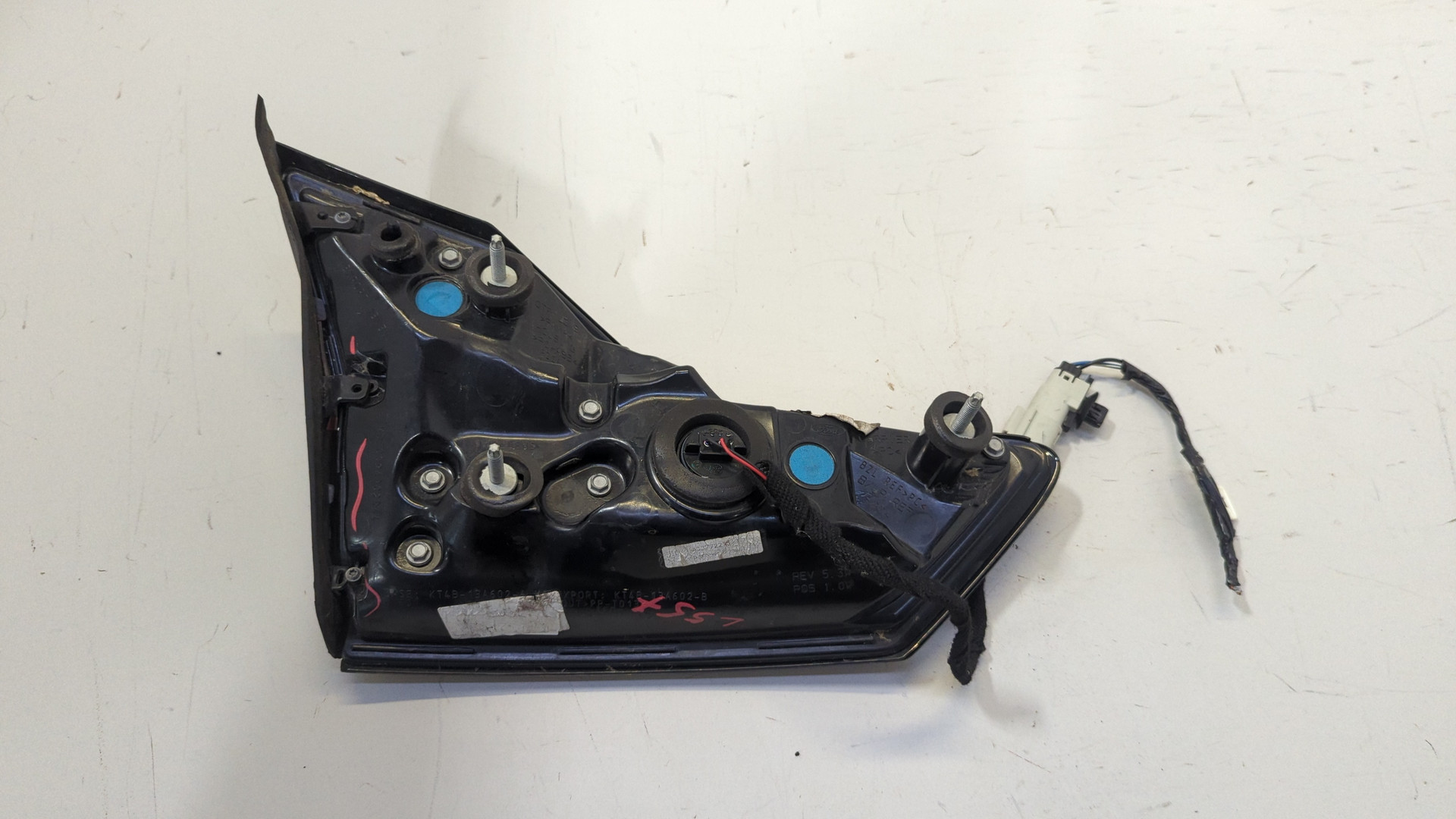 Фонарь задний внутренний правый