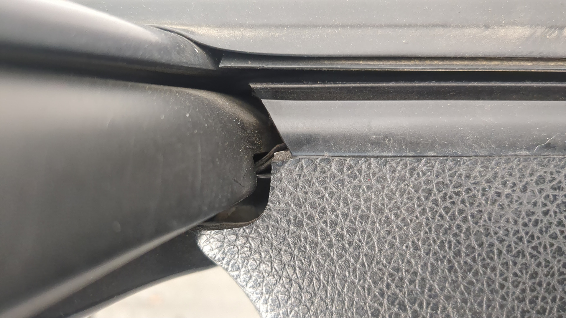 Дверь передняя левая