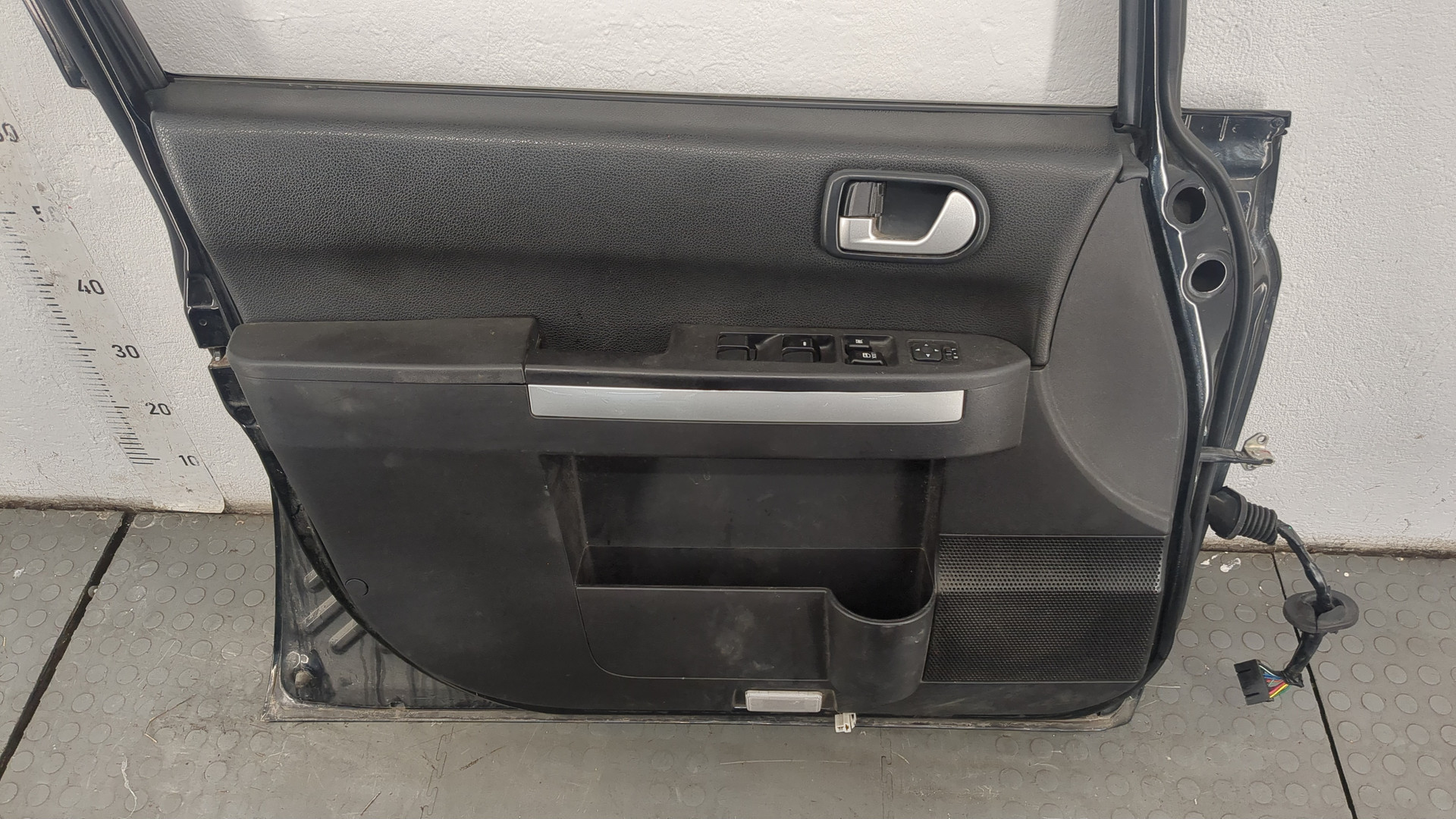 Дверь передняя левая