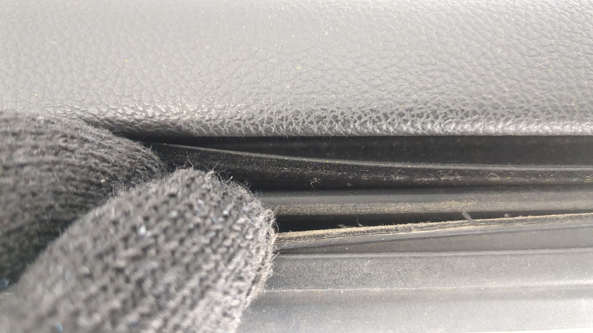 Дверь передняя левая