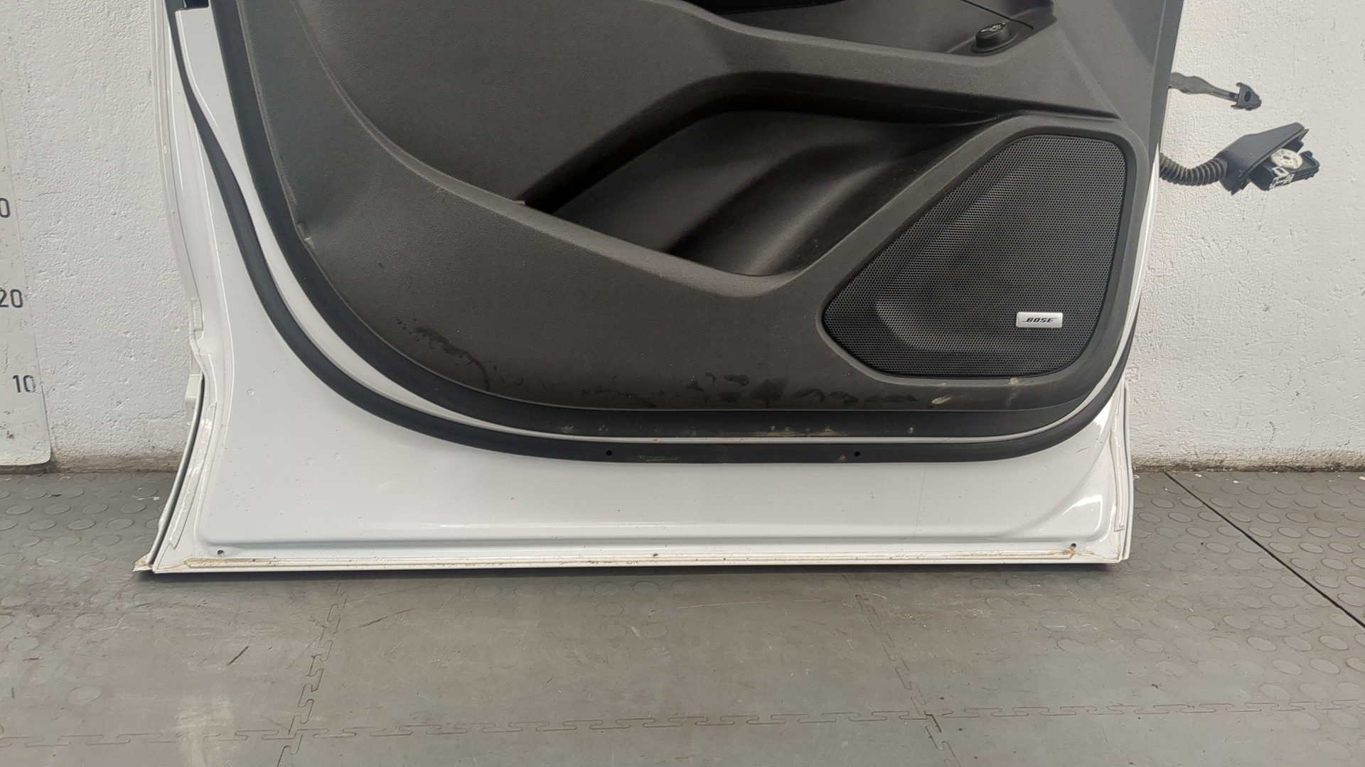 Дверь передняя левая