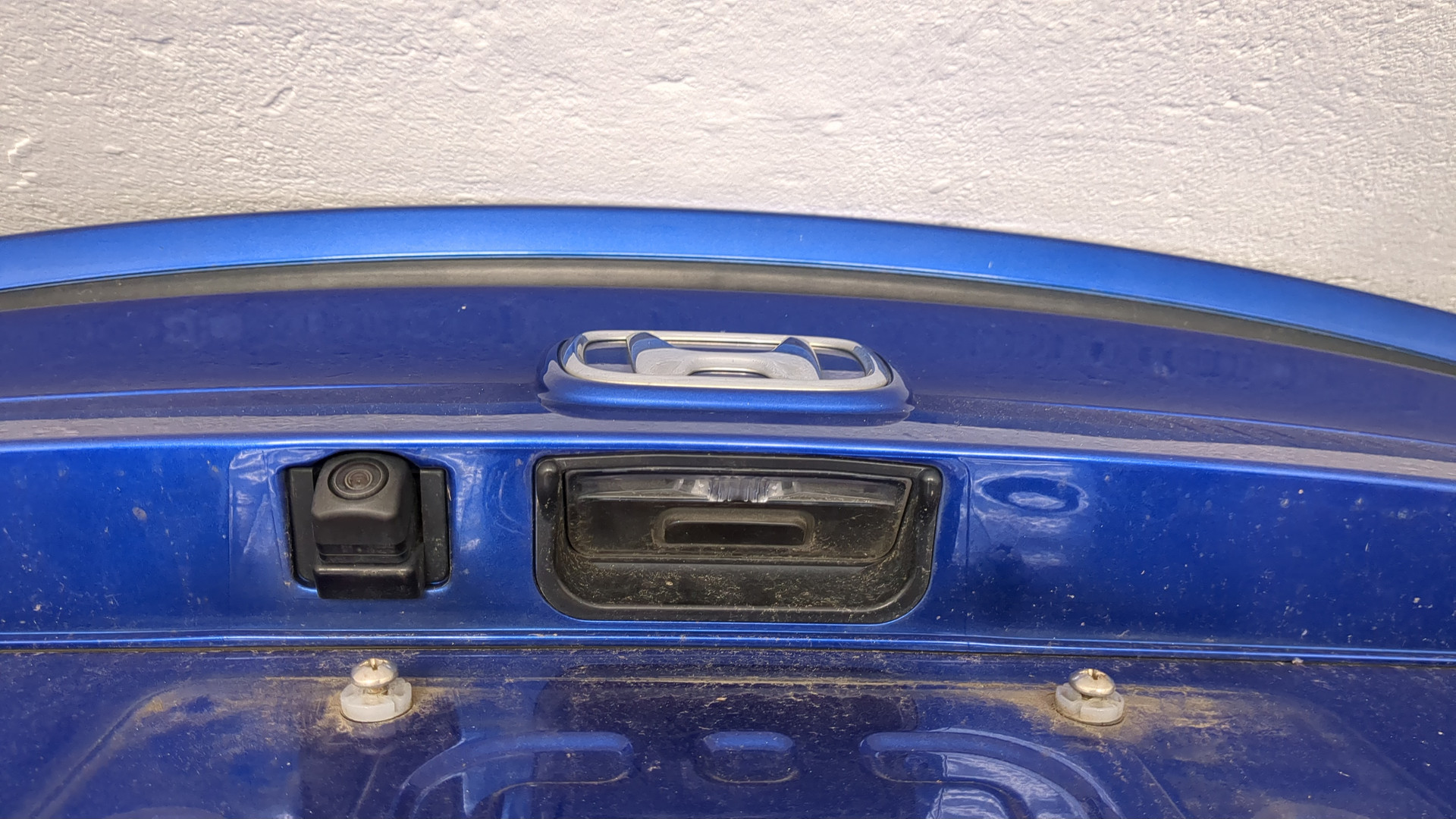 Дверь багажника