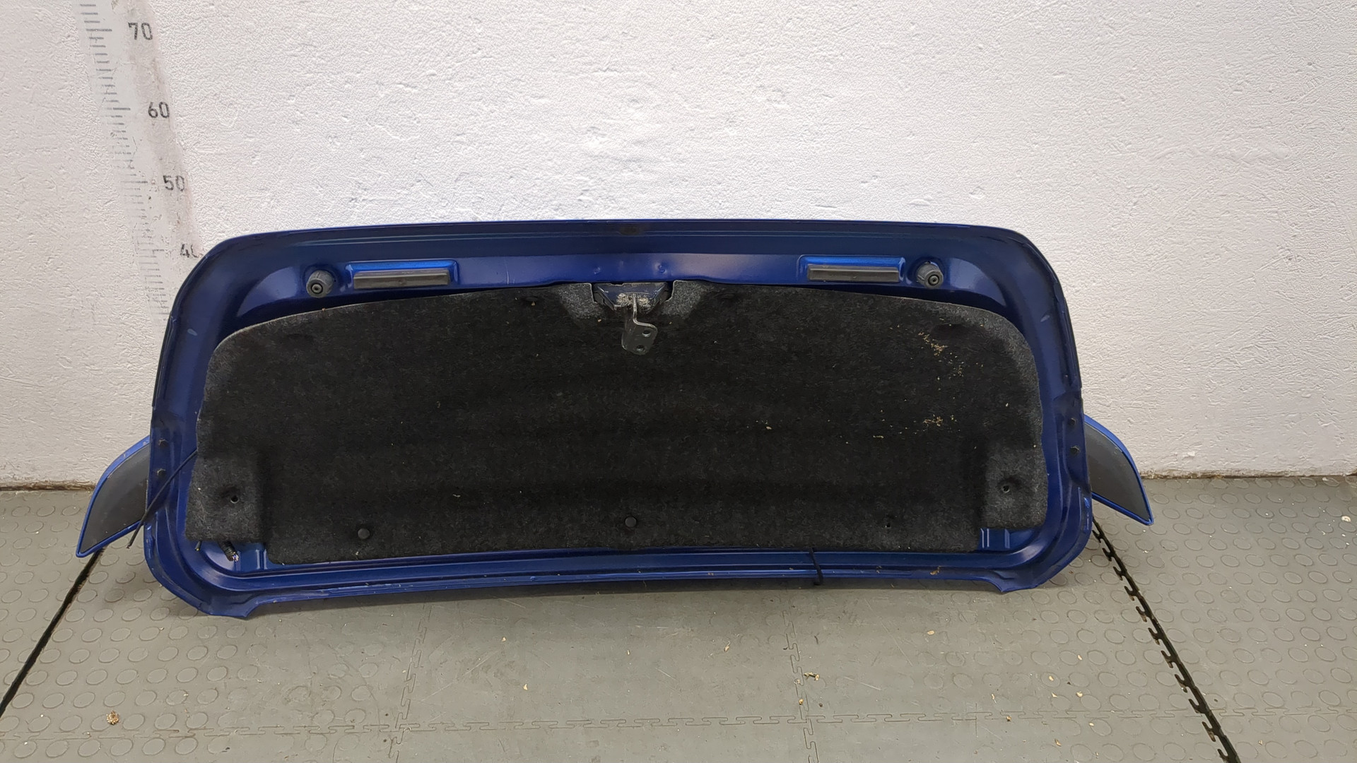 Дверь багажника