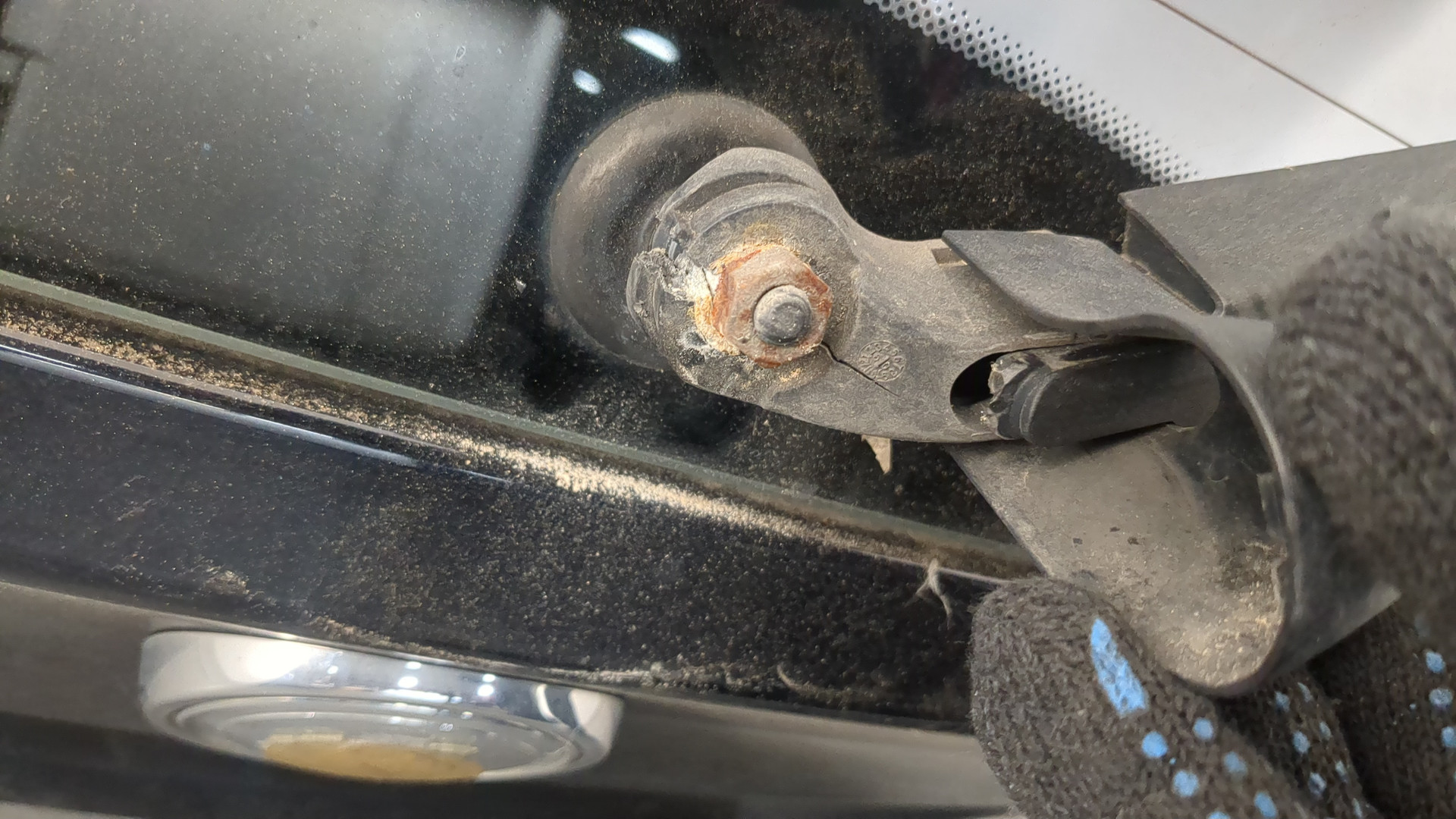 Дверь багажника