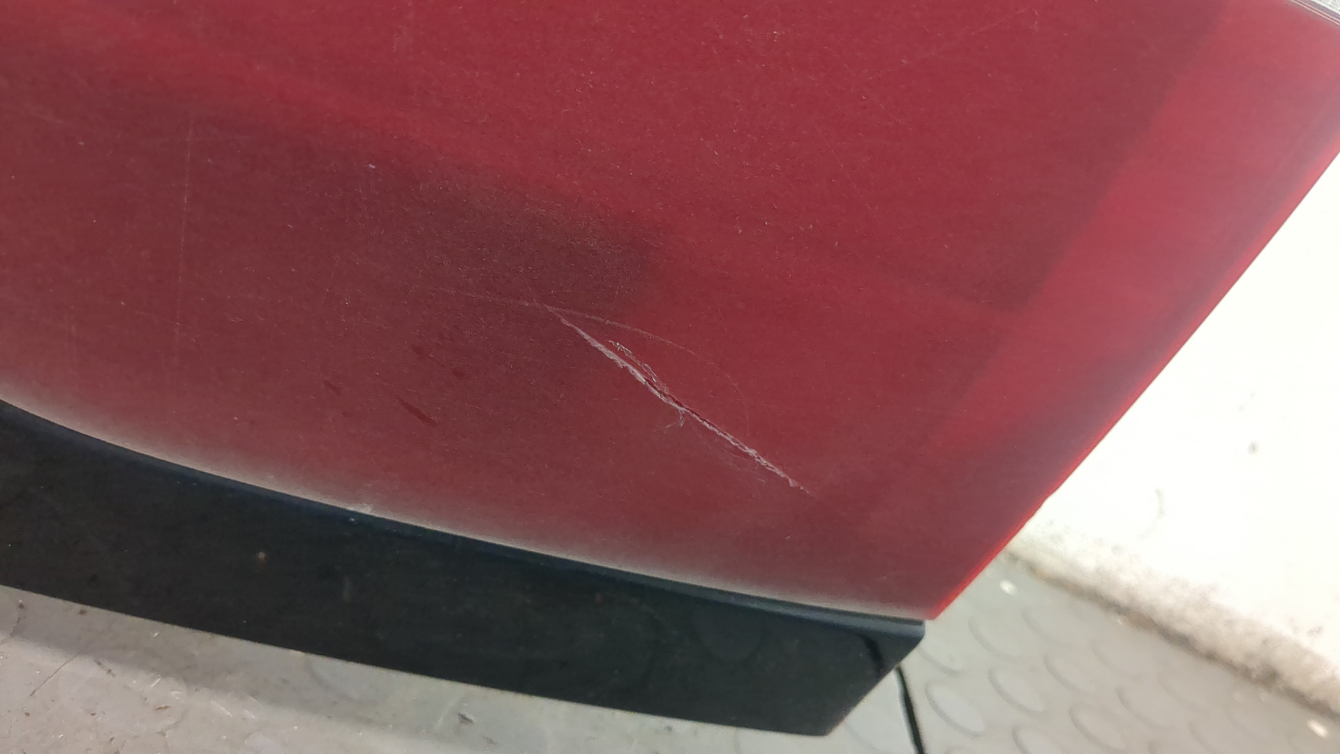 Дверь багажника