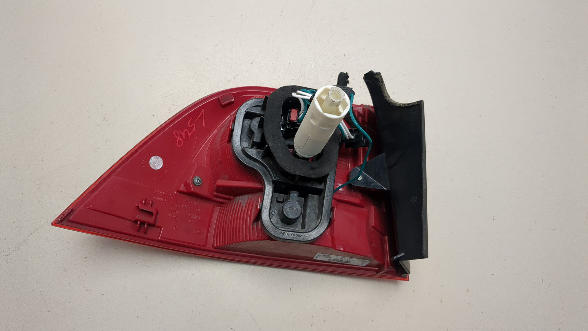 Фонарь задний правый