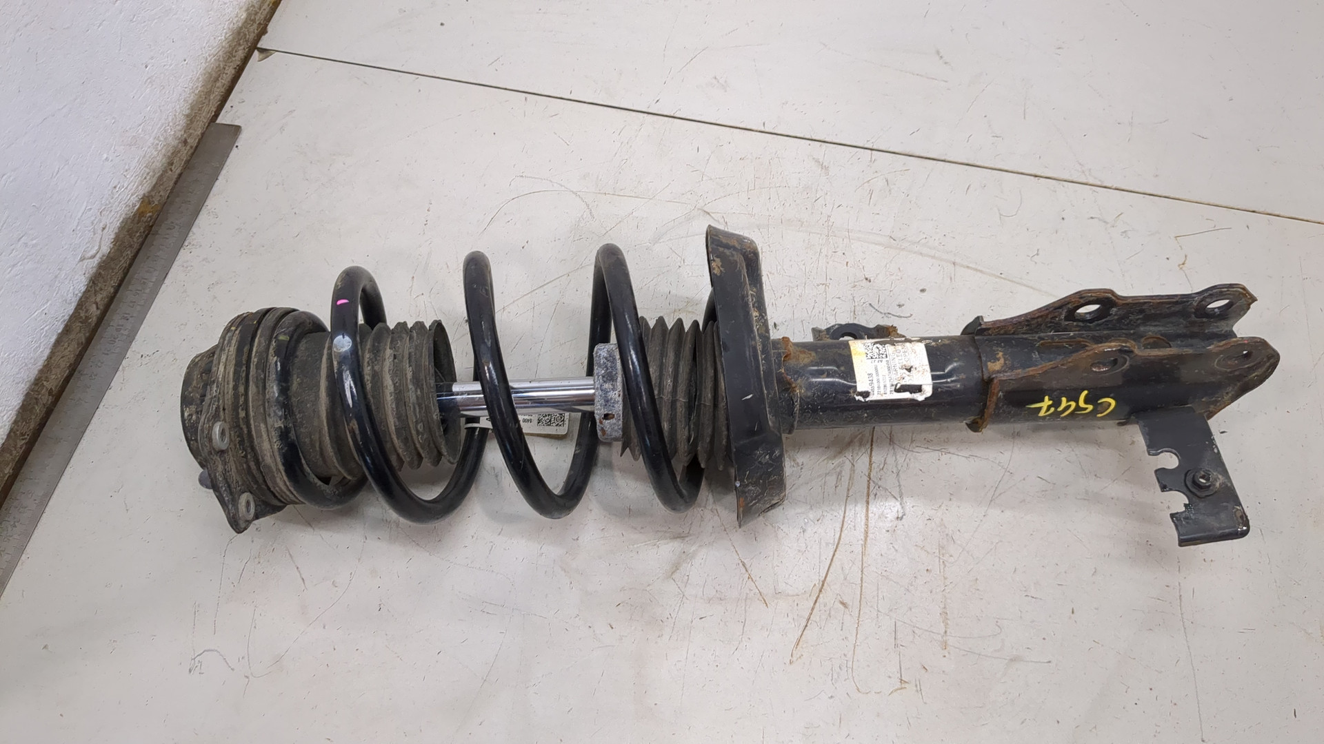 Амортизатор передний левый