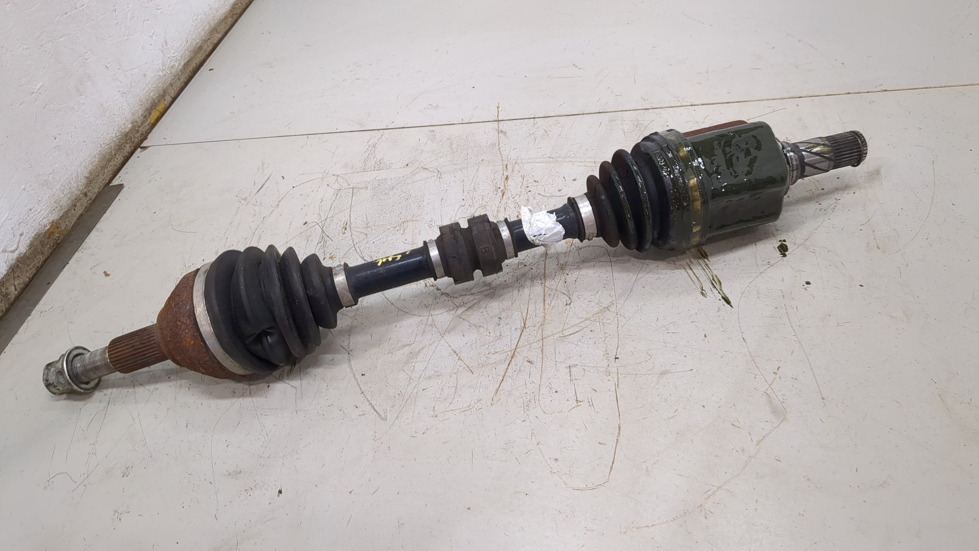 Полуось передняя левая