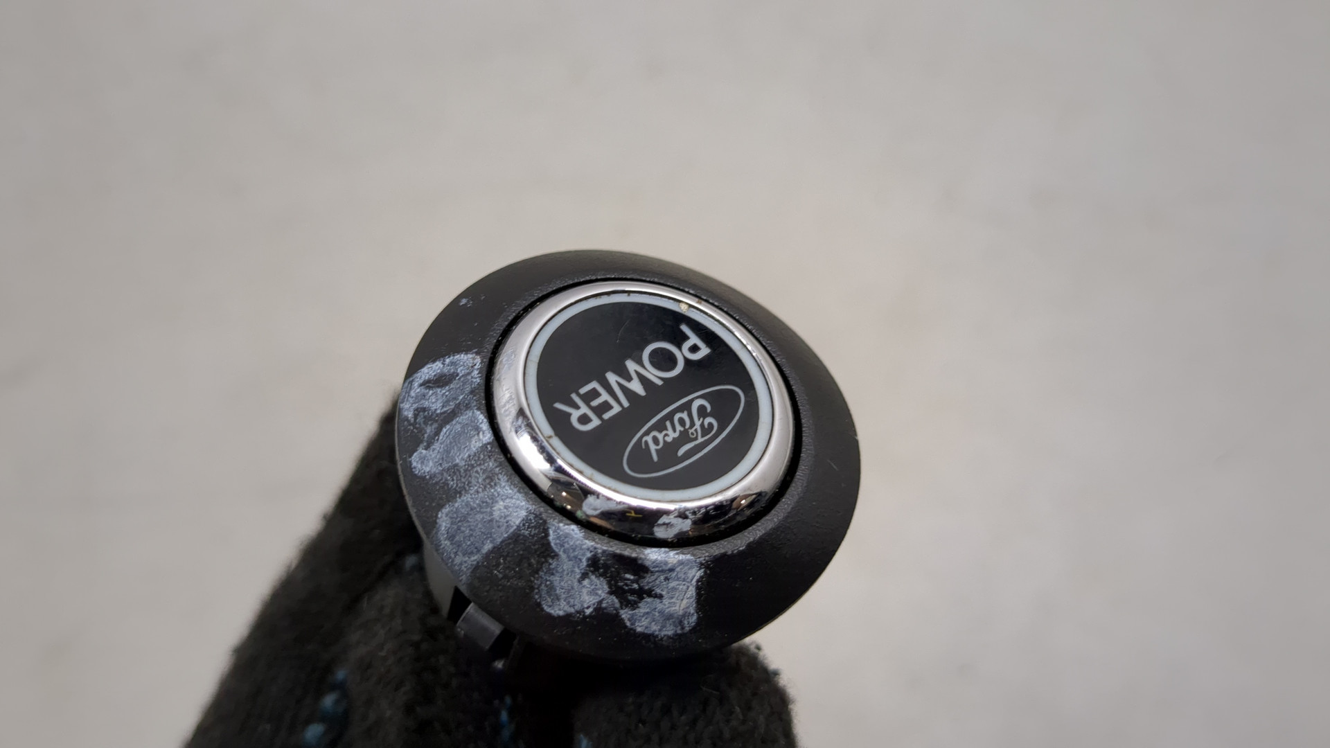 Кнопка запуска двигателя