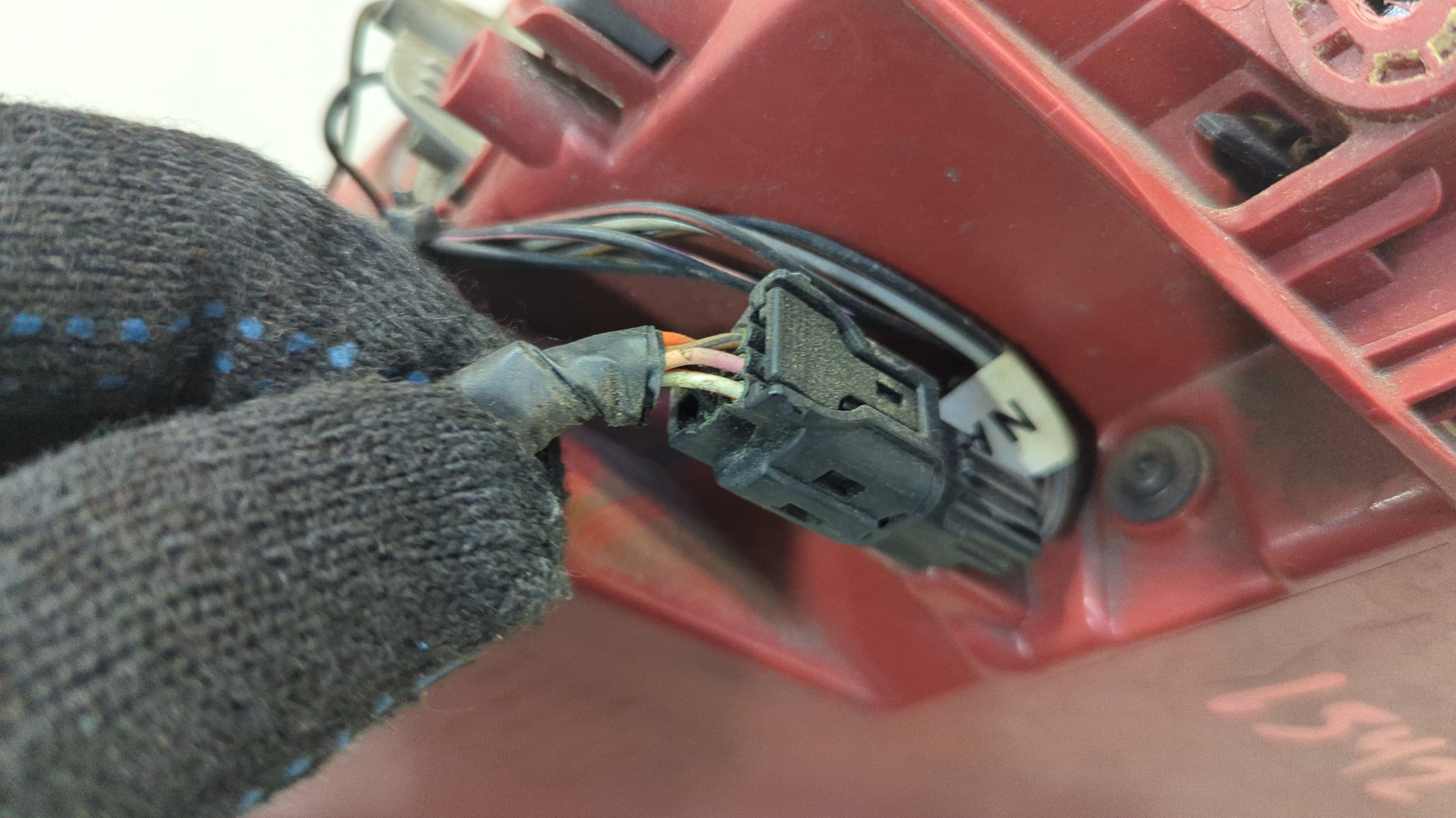 Фонарь задний правый